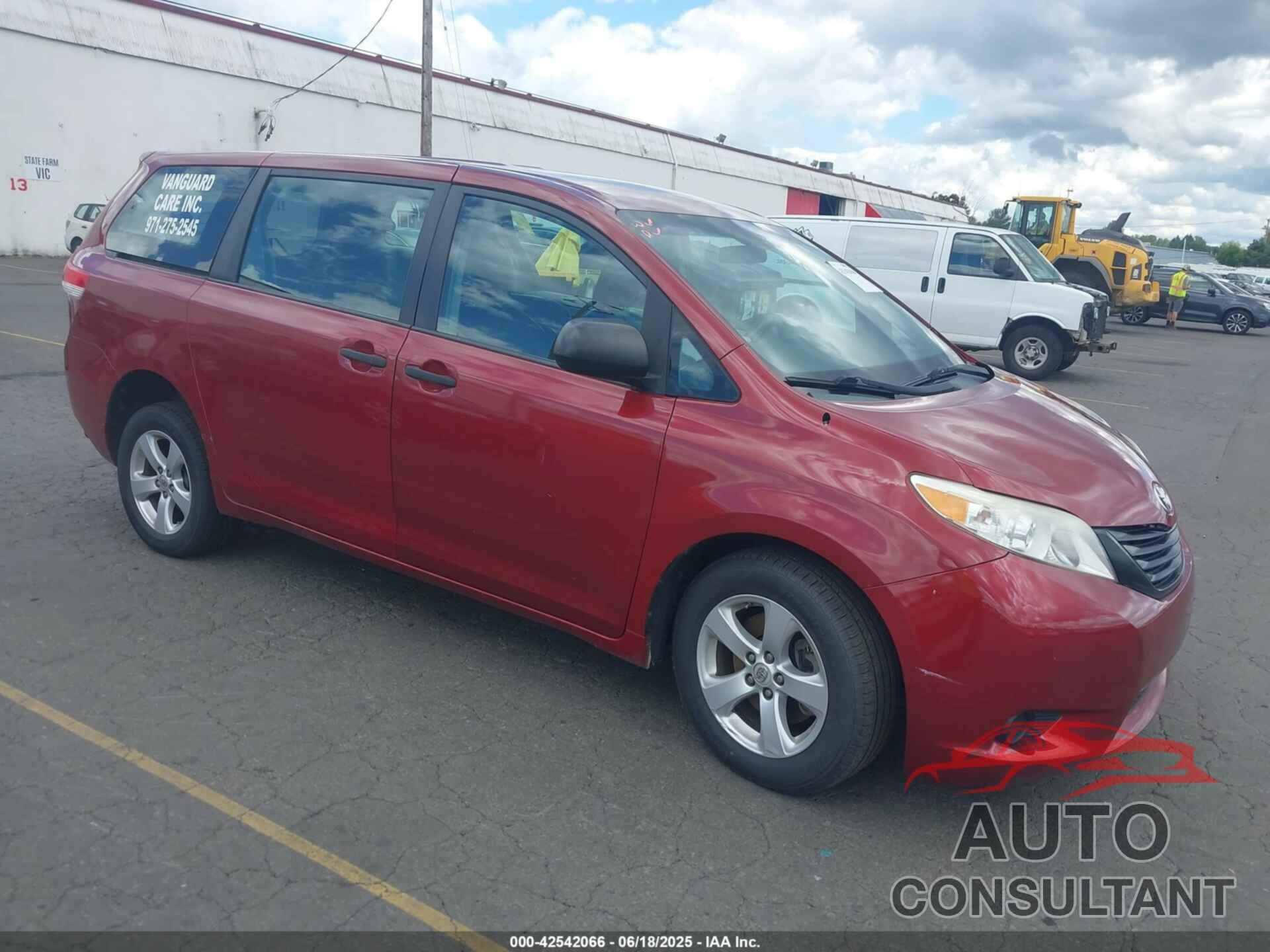 TOYOTA SIENNA 2014 - 5TDZK3DC2ES436487
