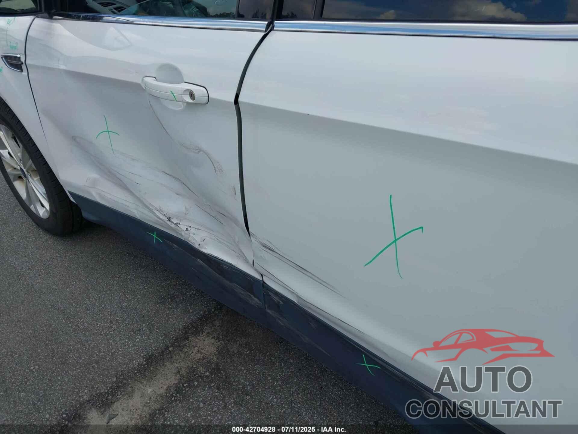 FORD ESCAPE 2018 - 1FMCU0GD2JUB47551
