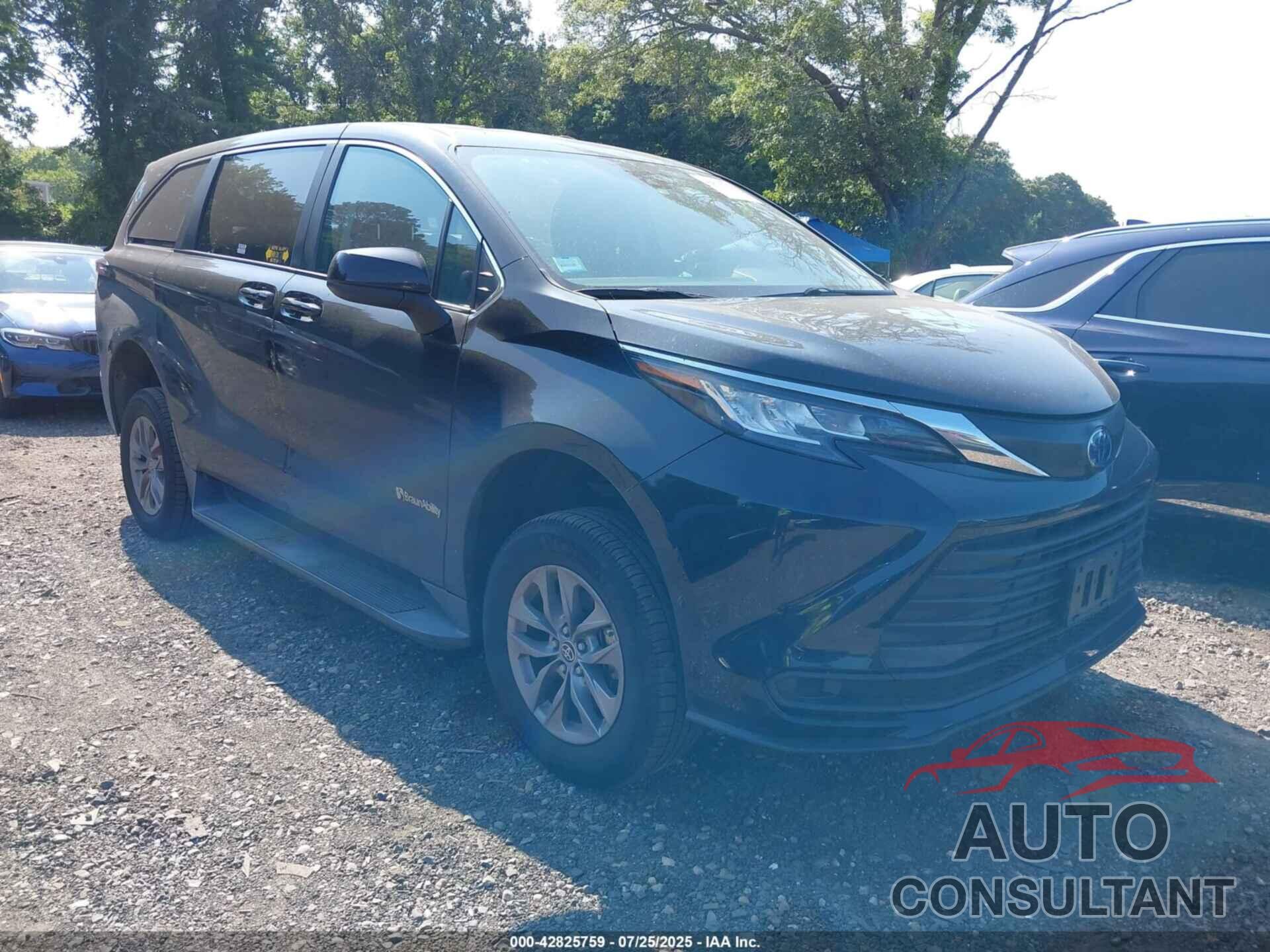 TOYOTA SIENNA 2022 - 5TDKRKEC0NS129115