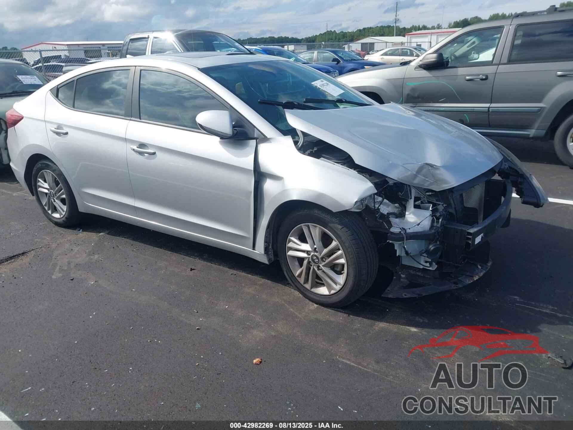 HYUNDAI ELANTRA 2020 - 5NPD84LF2LH517177