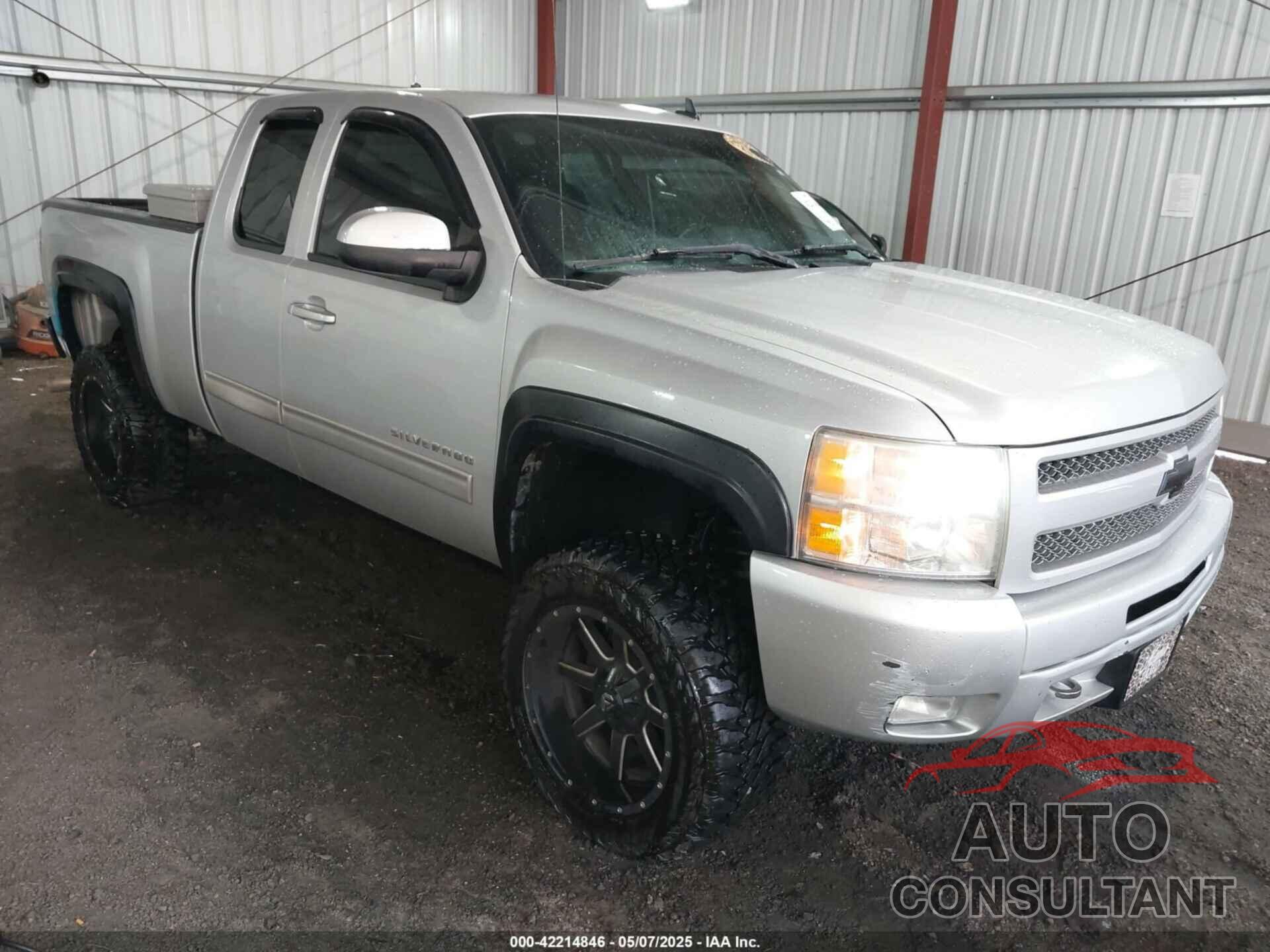 CHEVROLET SILVERADO 1500 2011 - 1GCRKSE36BZ250602