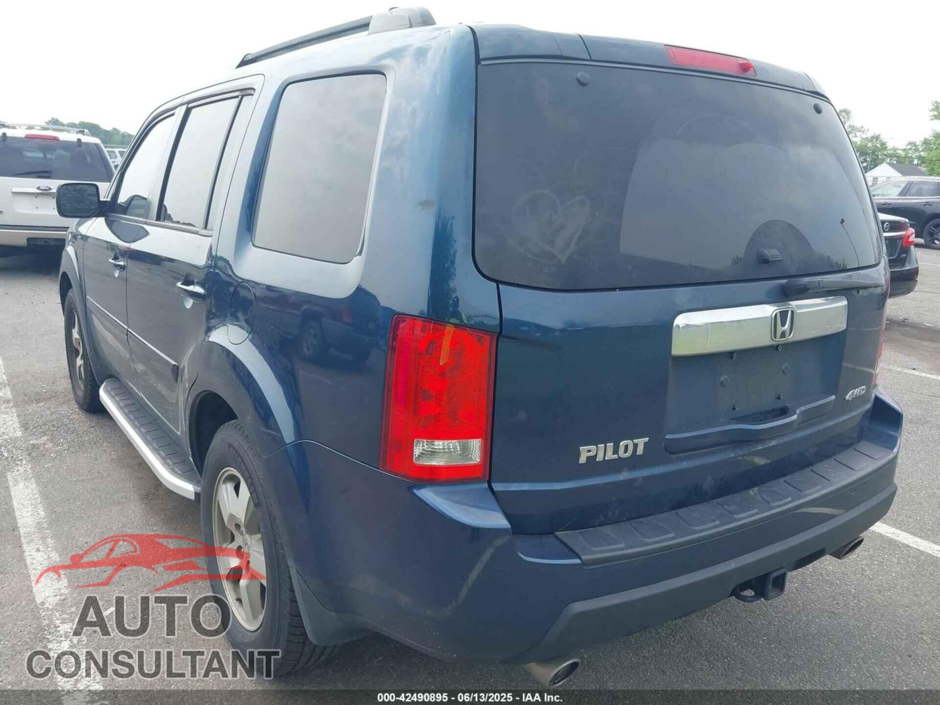HONDA PILOT 2011 - 5FNYF4H52BB011045