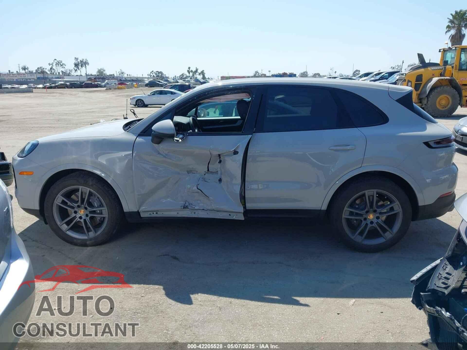 PORSCHE CAYENNE 2024 - WP1AA2AY5RDA02624