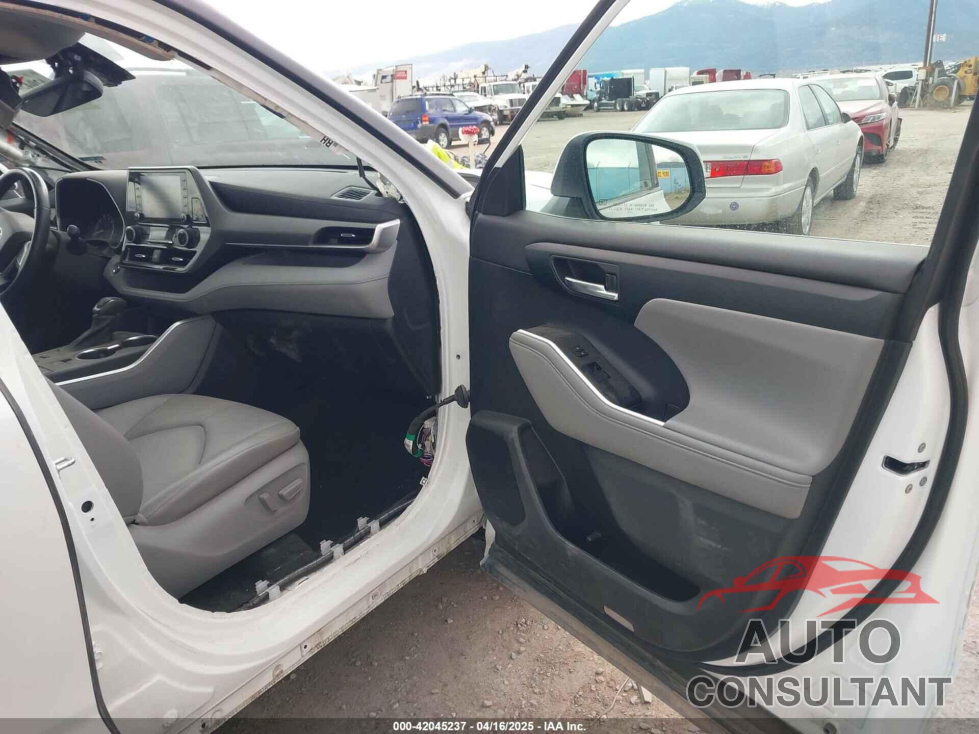 TOYOTA HIGHLANDER 2022 - 5TDGZRBHXNS234405