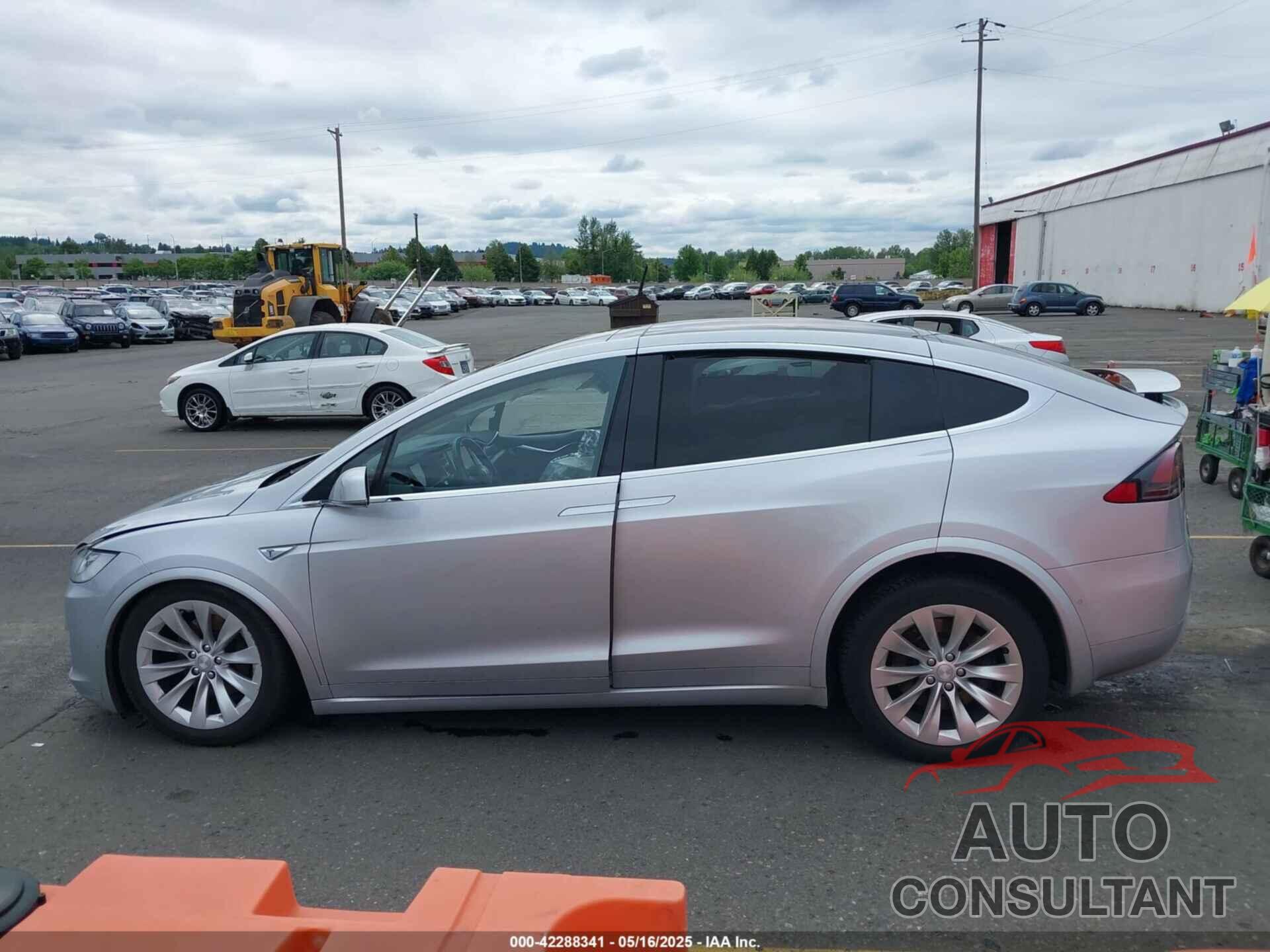 TESLA MODEL X 2016 - 5YJXCBE25GF021479