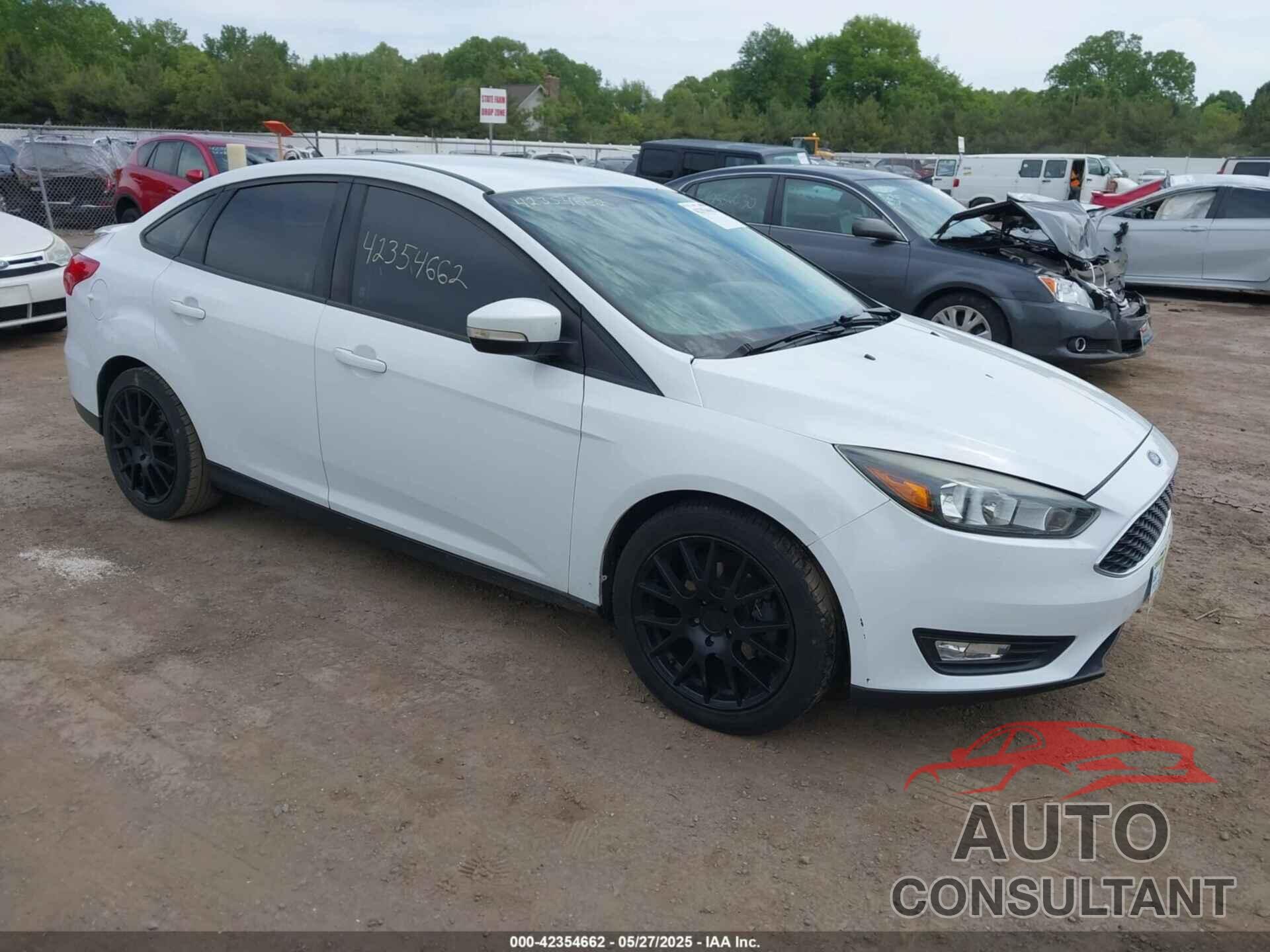 FORD FOCUS 2015 - 1FADP3F23FL361260
