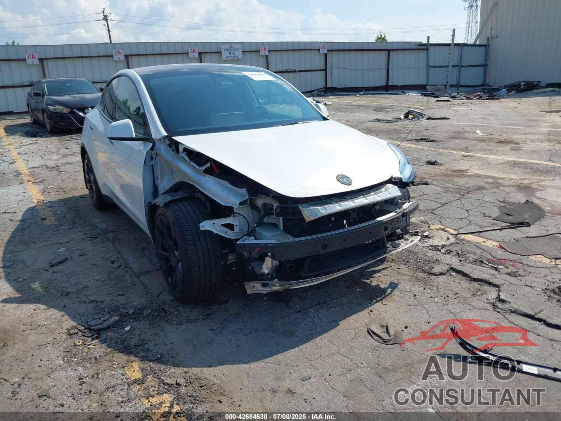 TESLA MODEL Y 2021 - 5YJYGDEE2MF183368