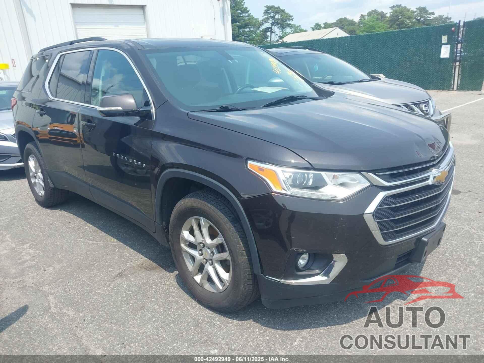 CHEVROLET TRAVERSE 2019 - 1GNEVGKW3KJ102804