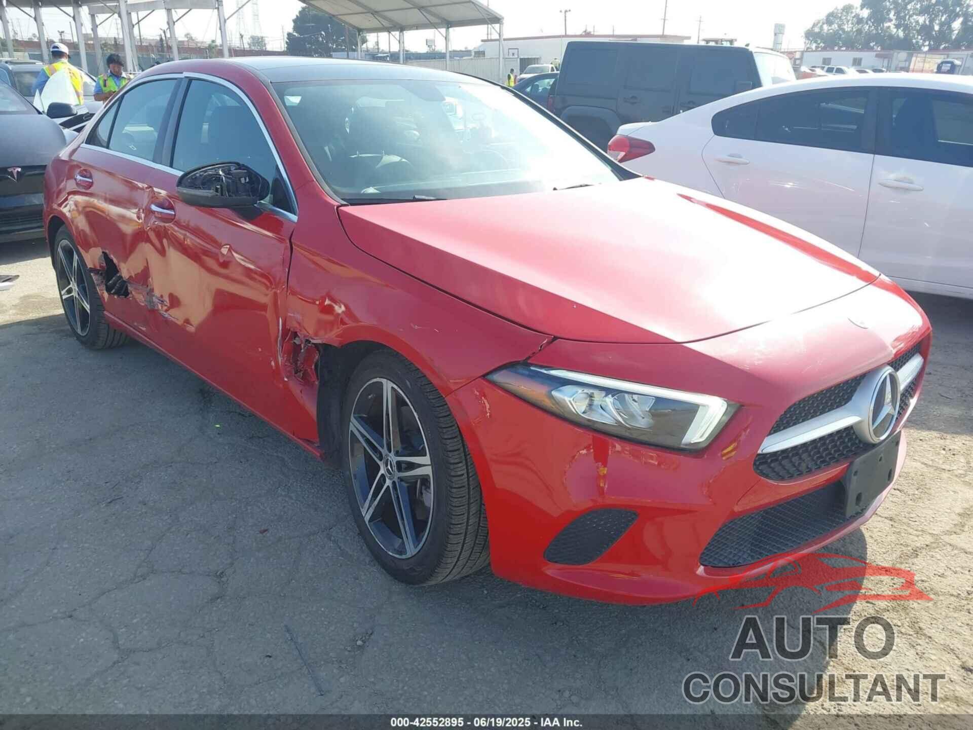 MERCEDES-BENZ A 220 2019 - WDD3G4EB2KW022159