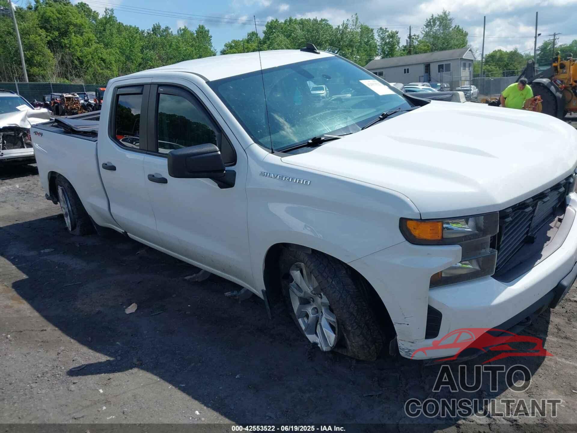 CHEVROLET SILVERADO 1500 2021 - 1GCRYBEK5MZ121534