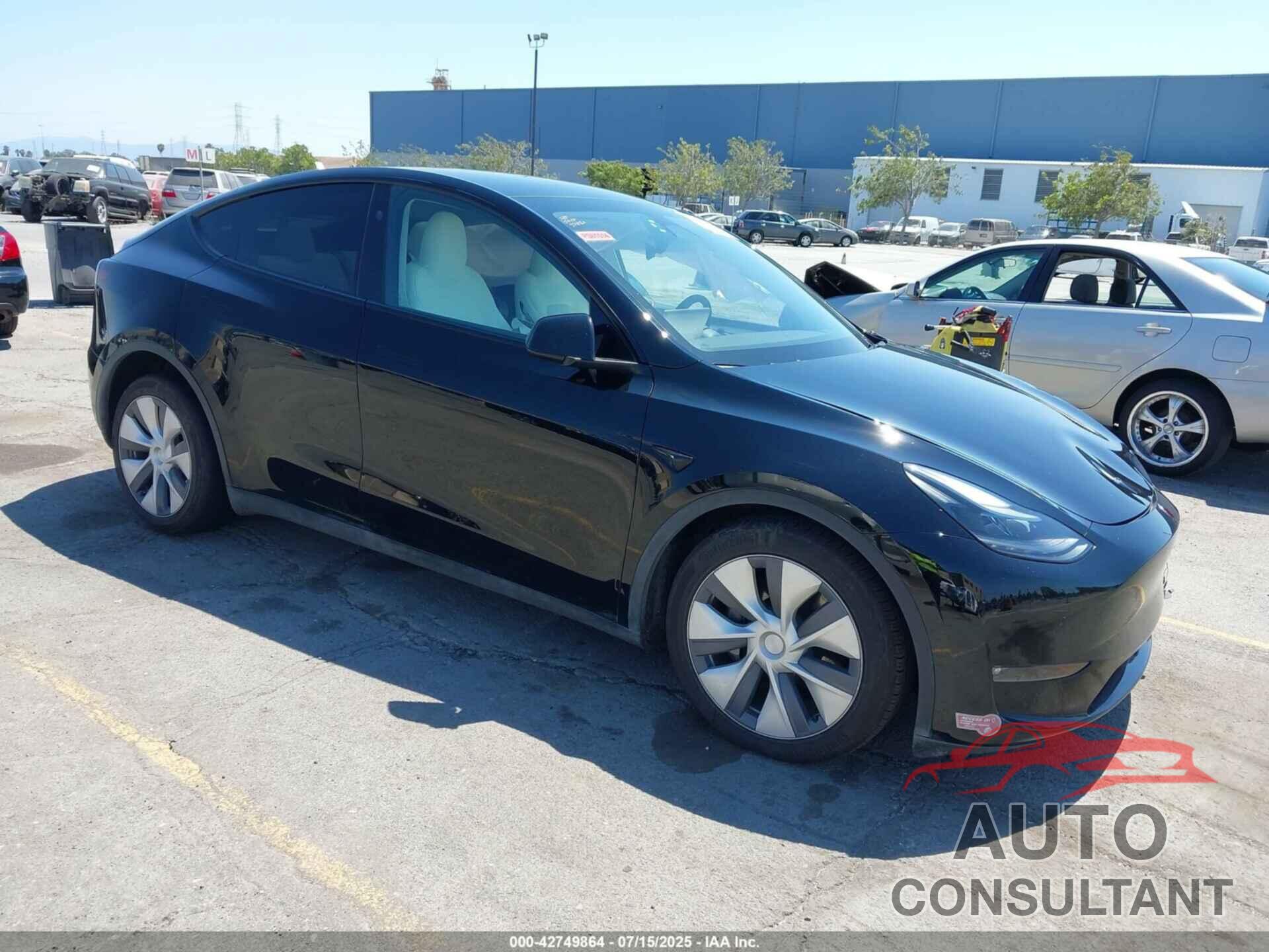 TESLA MODEL Y 2023 - 7SAYGAEE6PF846818