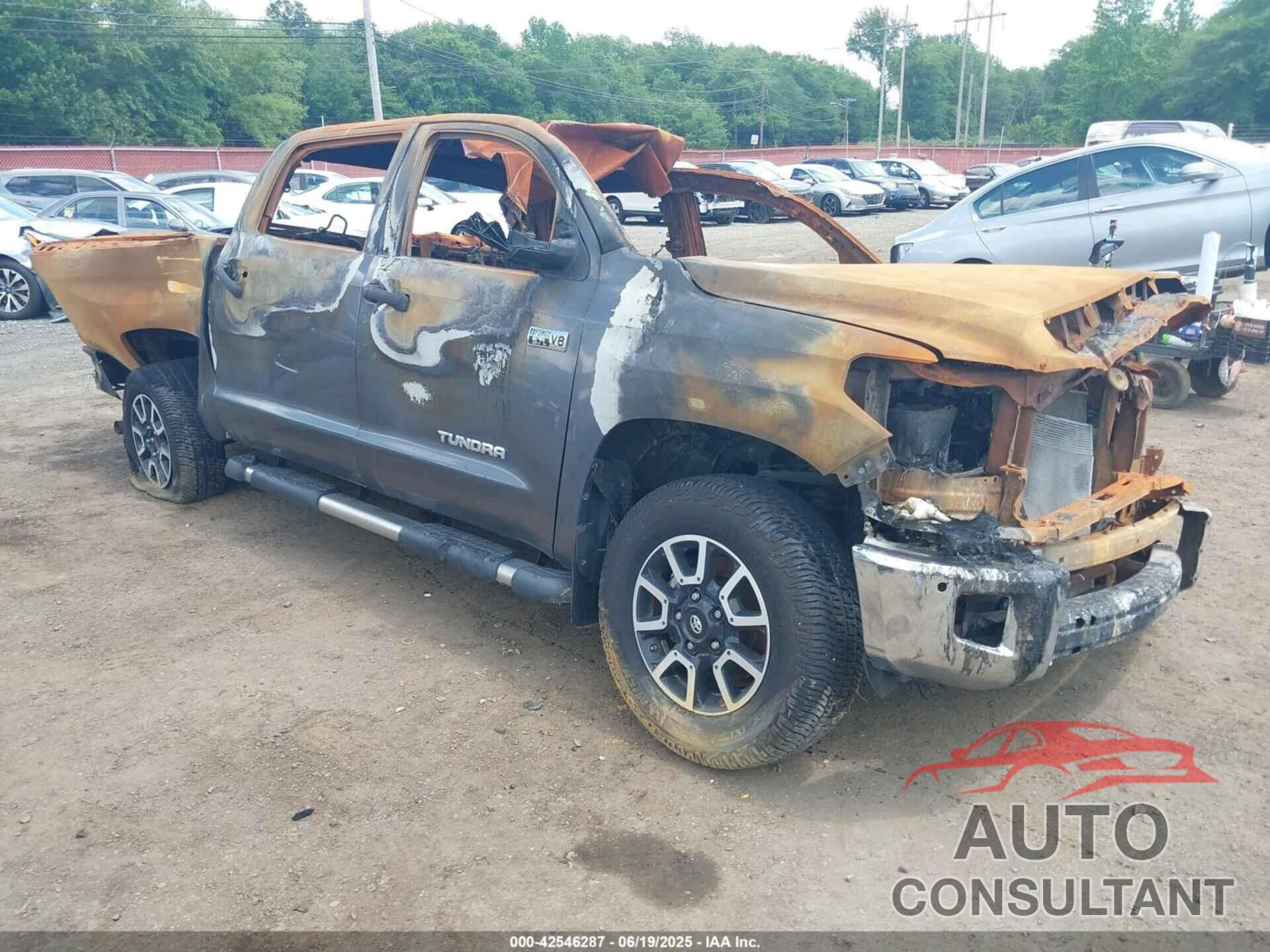 TOYOTA TUNDRA 2017 - 5TFDY5F18HX610092