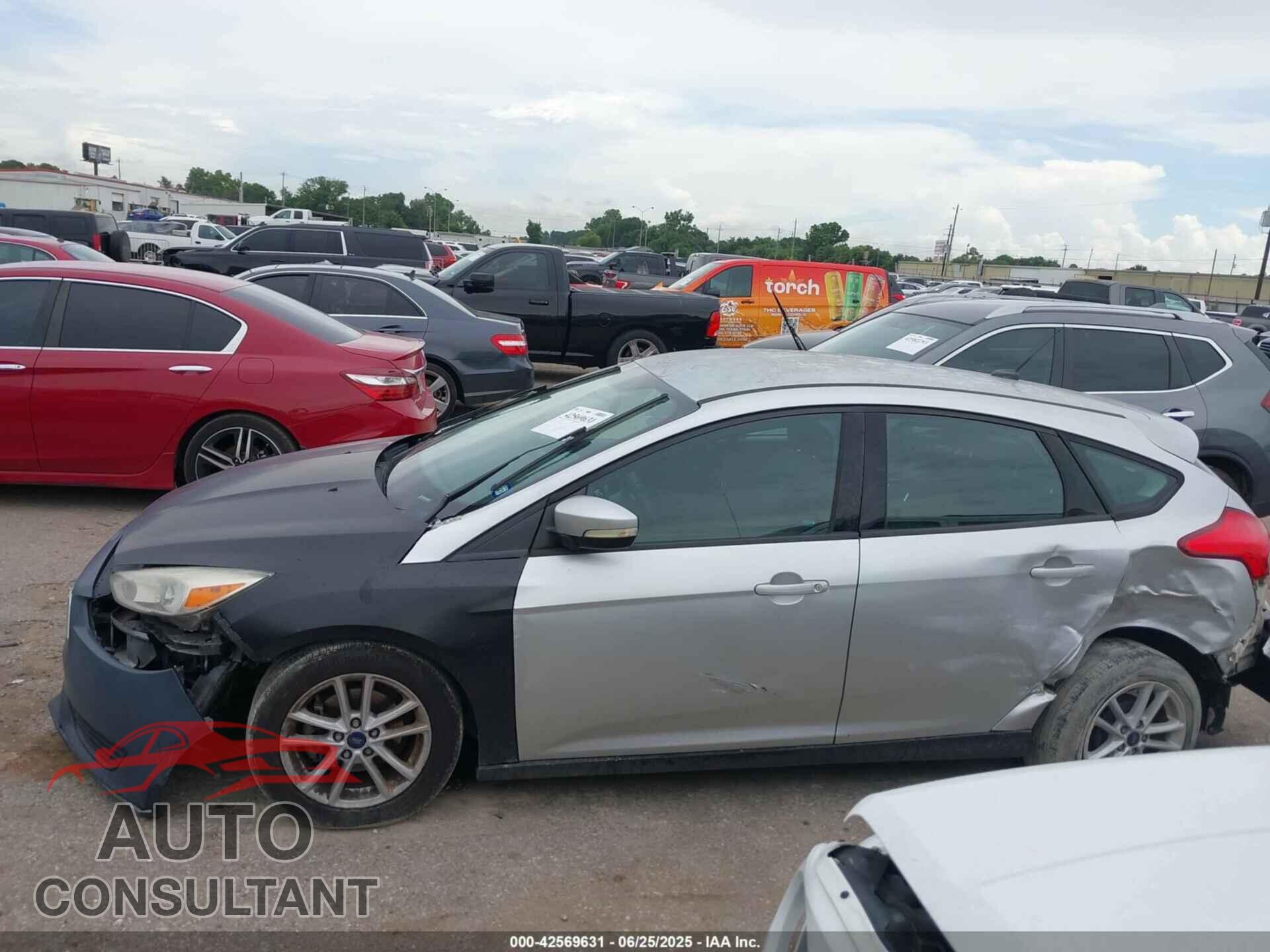 FORD FOCUS 2017 - 1FADP3K29HL280952