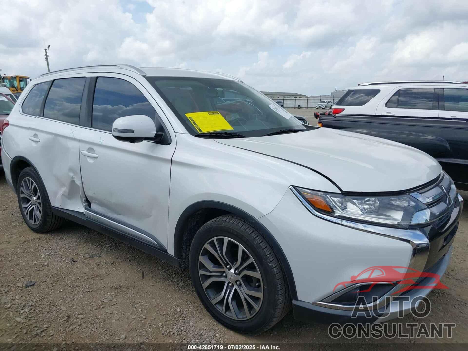 MITSUBISHI OUTLANDER 2018 - JA4AD3A32JZ014654