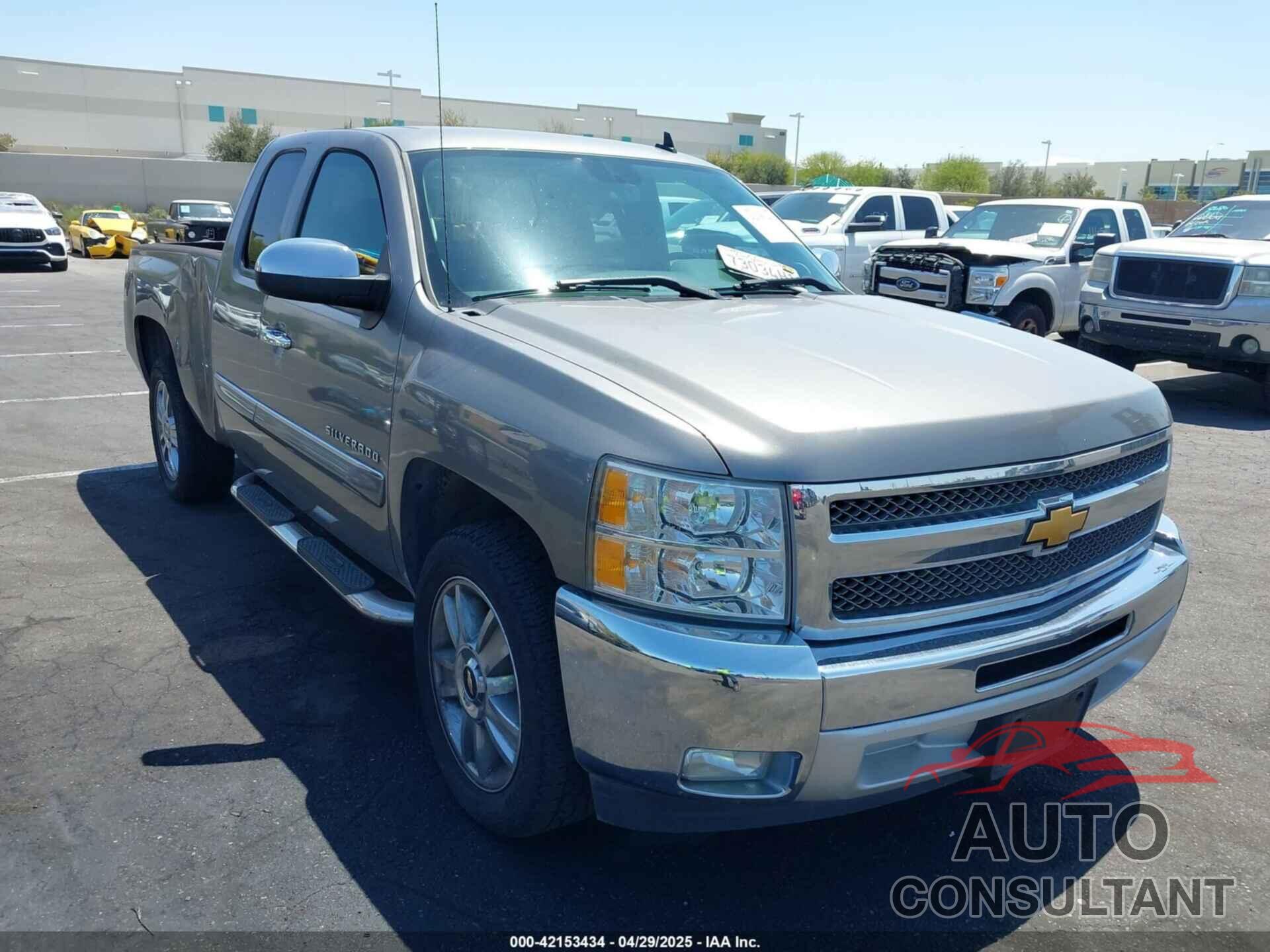 CHEVROLET SILVERADO 1500 2013 - 1GCRCSE07DZ139028
