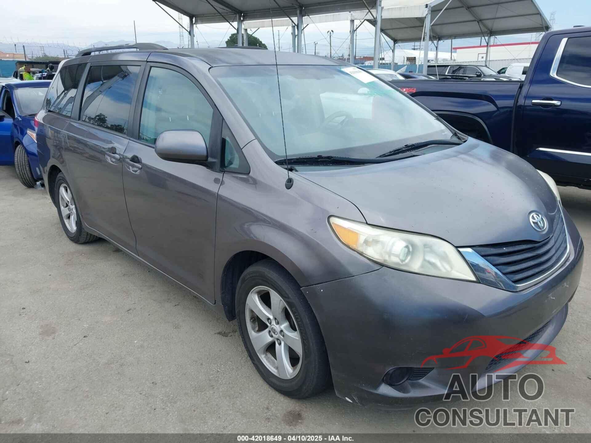 TOYOTA SIENNA 2011 - 5TDKK3DC8BS073125