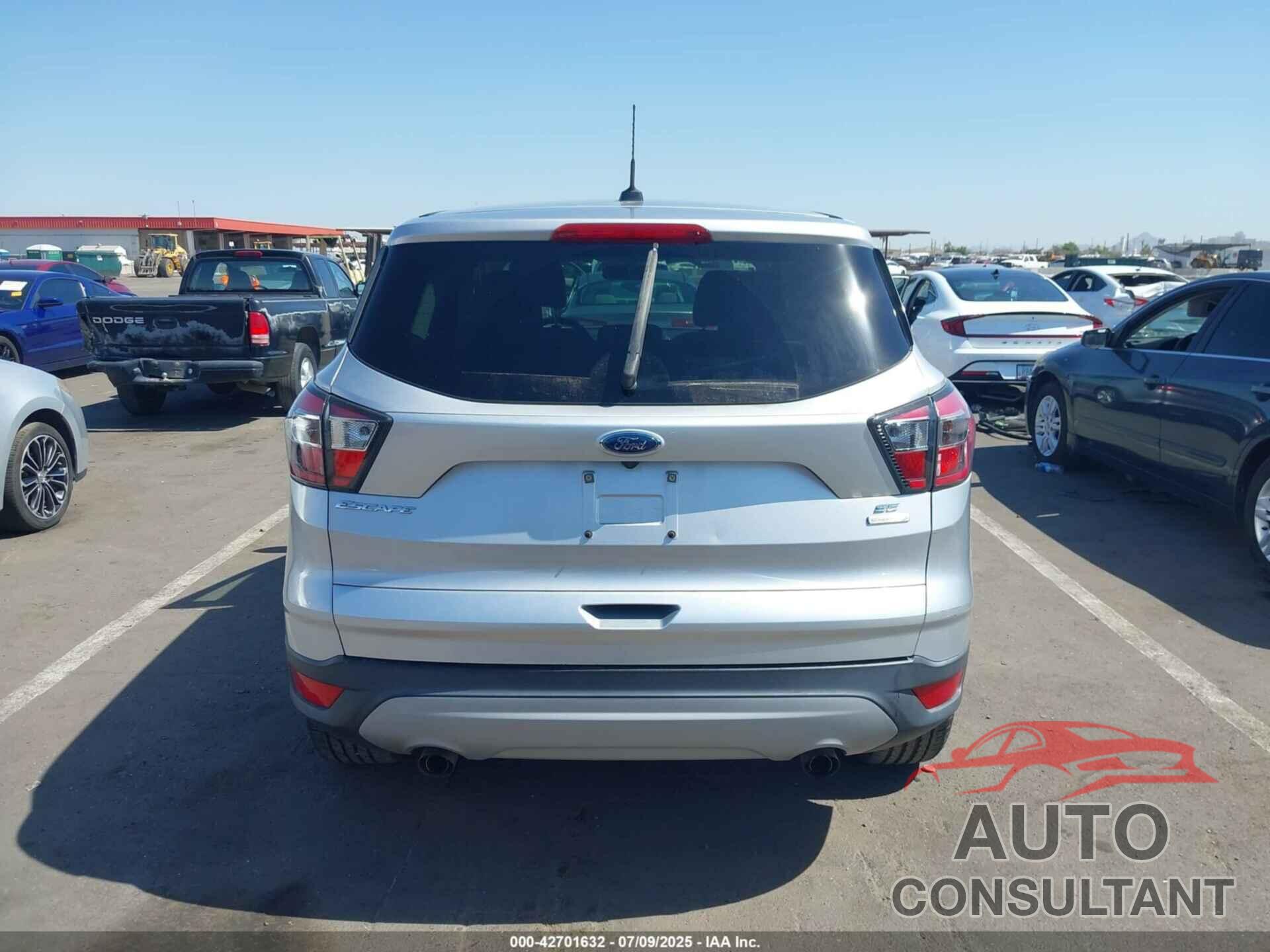 FORD ESCAPE 2017 - 1FMCU0GD2HUA54569