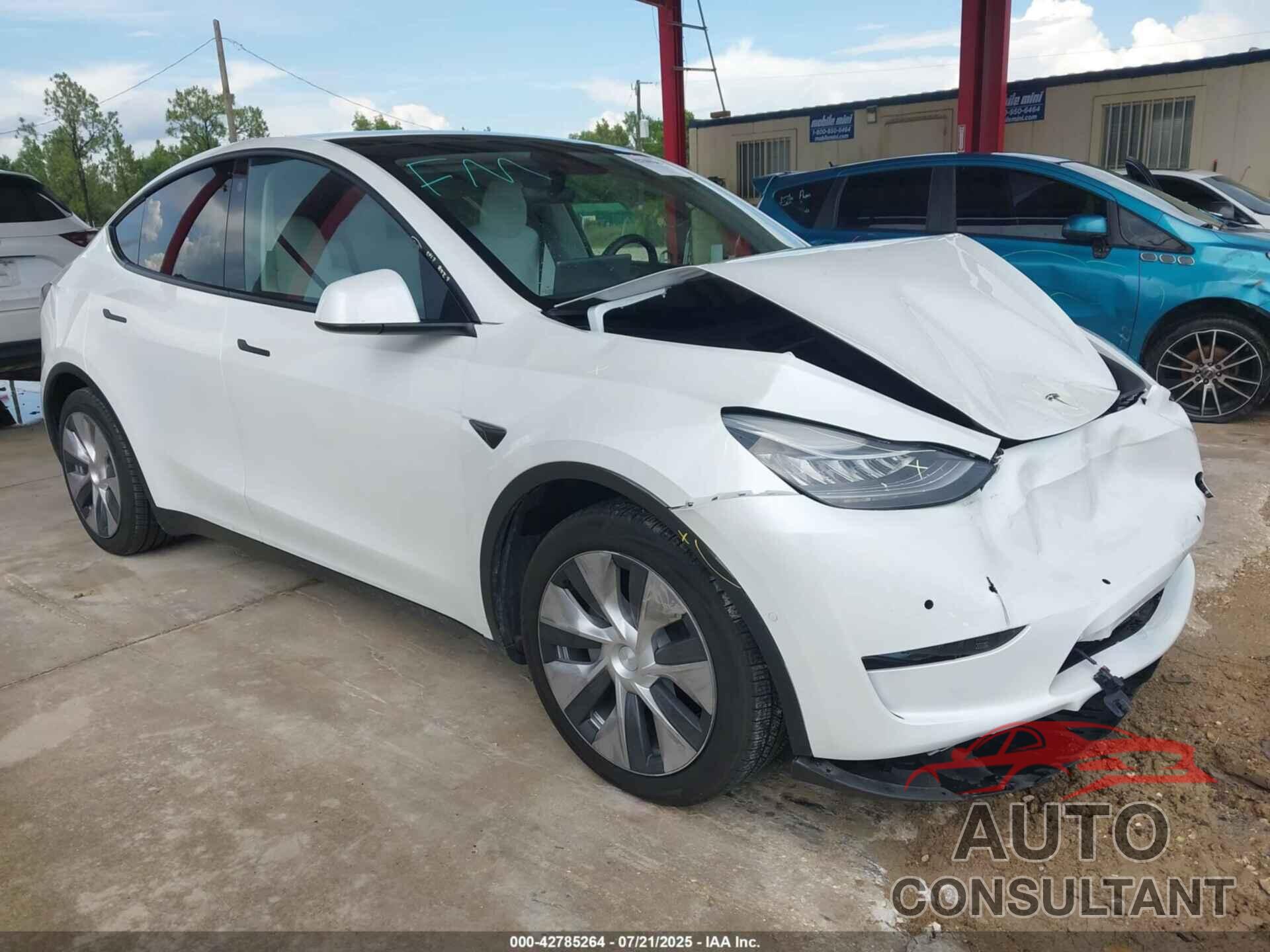 TESLA MODEL Y 2021 - 5YJYGAEE0MF186915