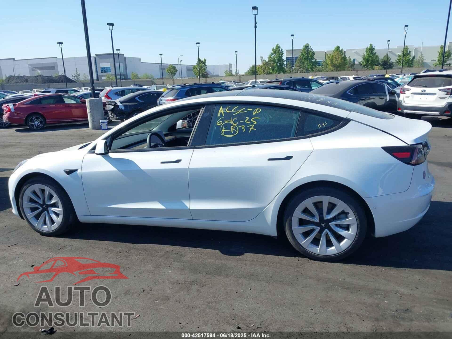 TESLA MODEL 3 2021 - 5YJ3E1EA0MF076363