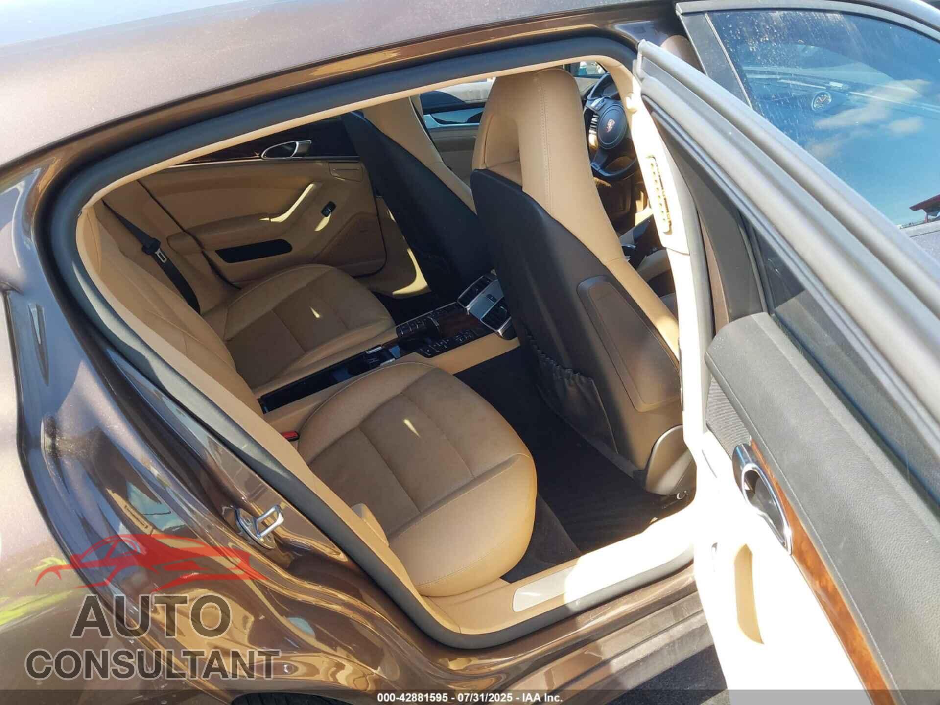 PORSCHE PANAMERA 2015 - WP0AA2A70FL001374