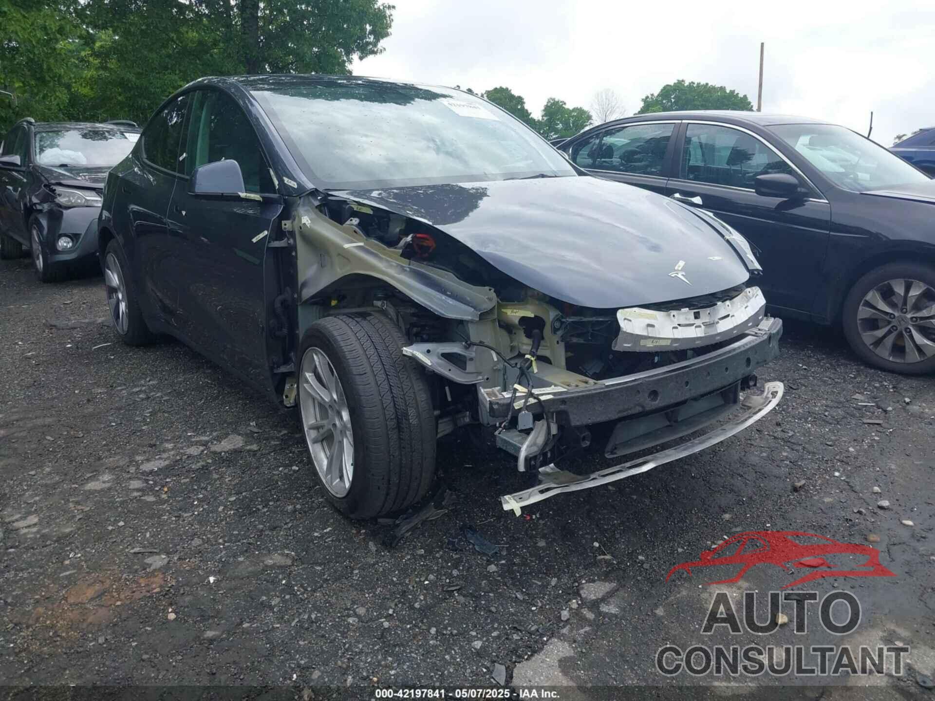TESLA MODEL Y 2023 - 7SAYGAEE8PF622191