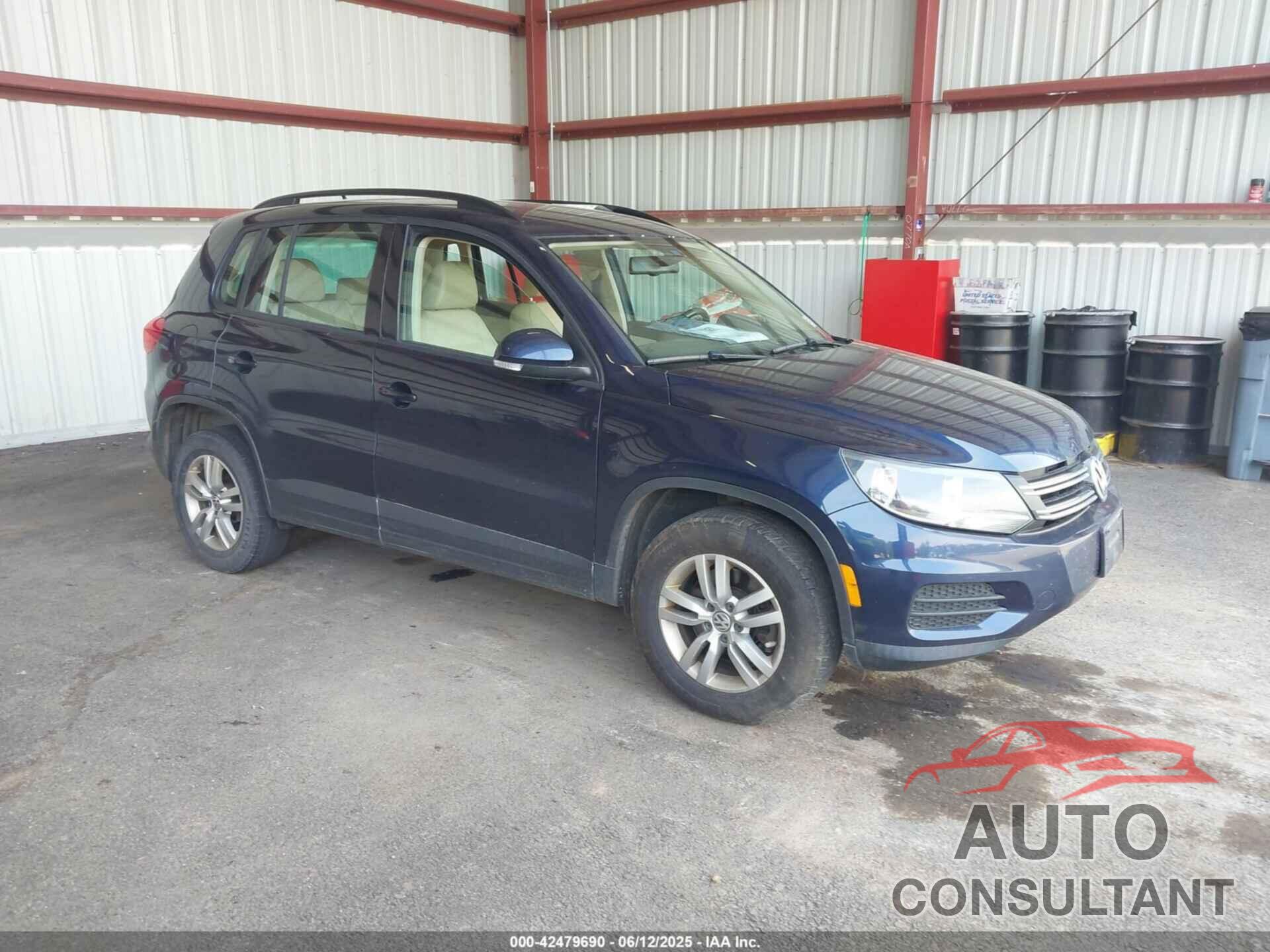 VOLKSWAGEN TIGUAN 2016 - WVGBV7AX9GW597411