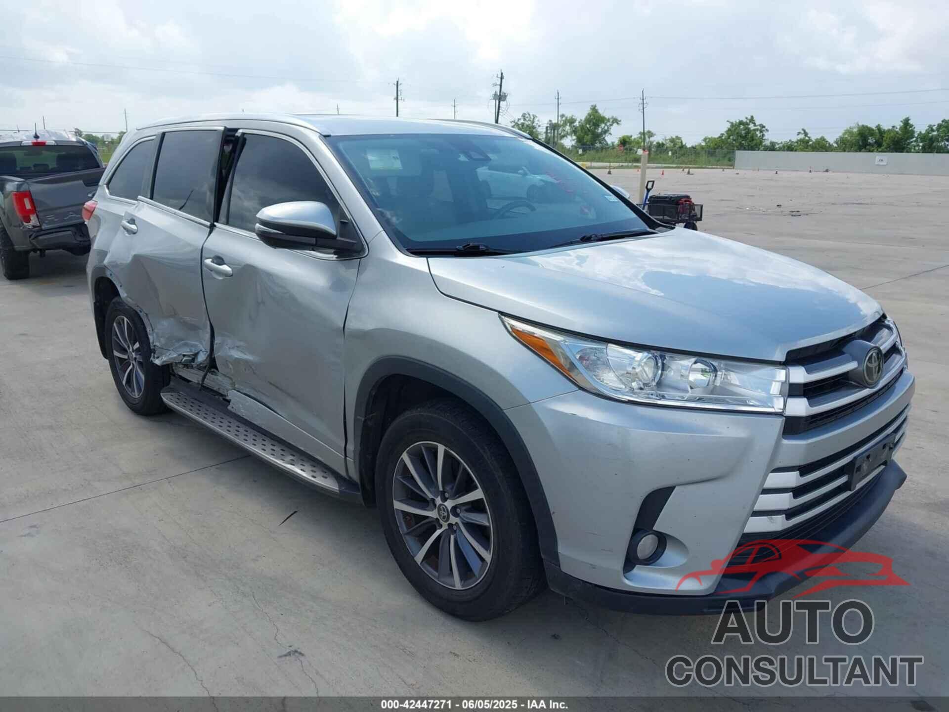 TOYOTA HIGHLANDER 2017 - 5TDKZRFH3HS517849