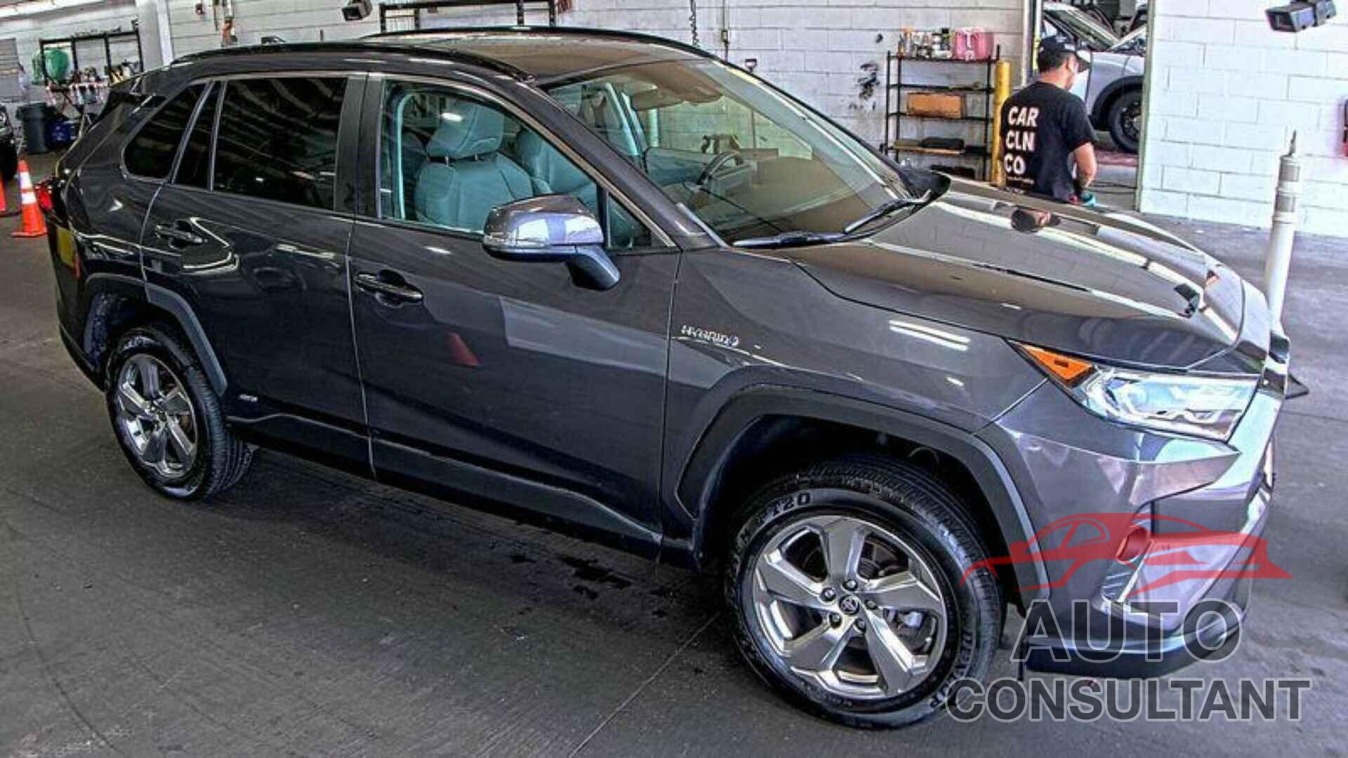 TOYOTA RAV4 2021 - 2T3B6RFV8MW020173