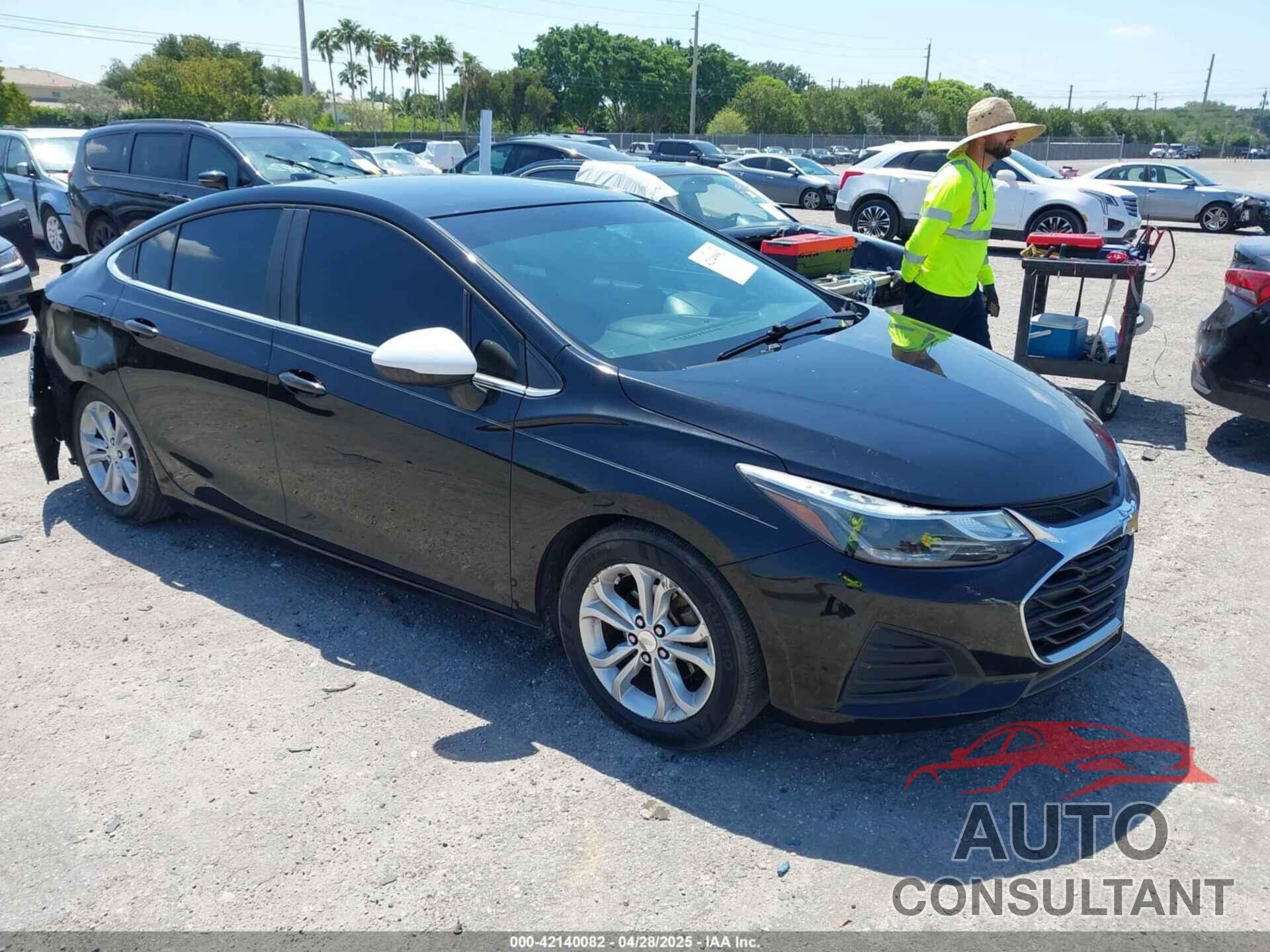 CHEVROLET CRUZE 2019 - 1G1BE5SM2K7145566
