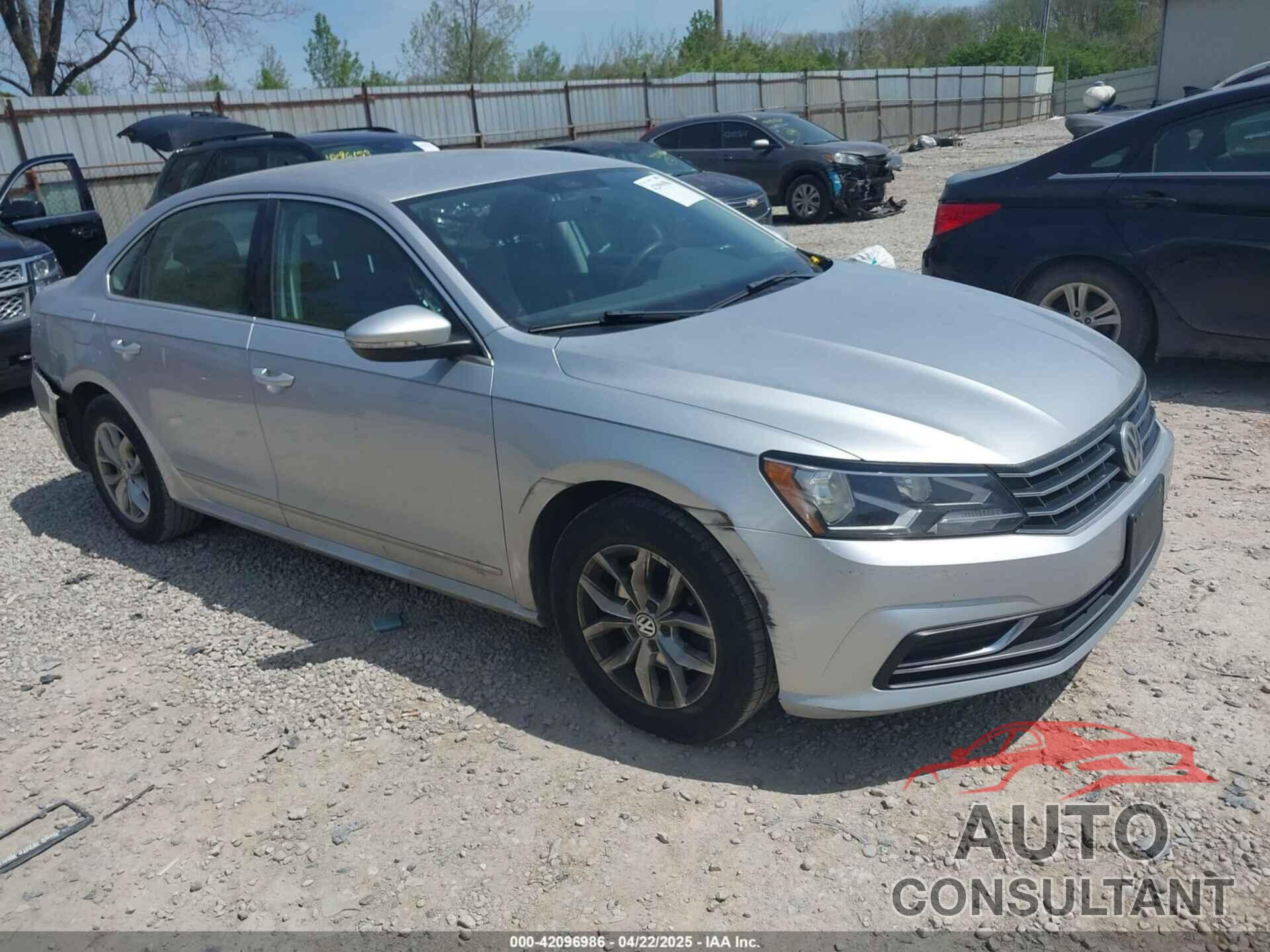 VOLKSWAGEN PASSAT 2017 - 1VWAT7A32HC055215