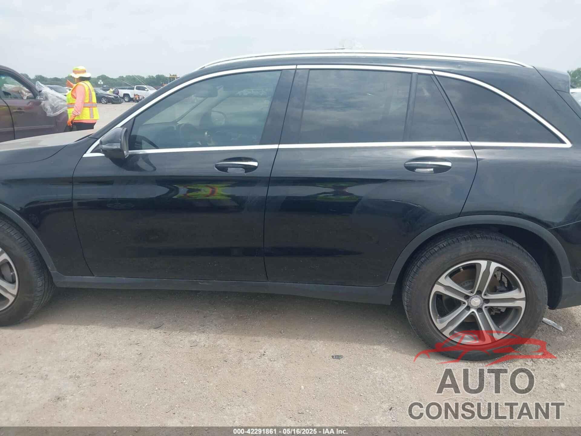 MERCEDES-BENZ GLC 300 2016 - WDC0G4KB9GF054447