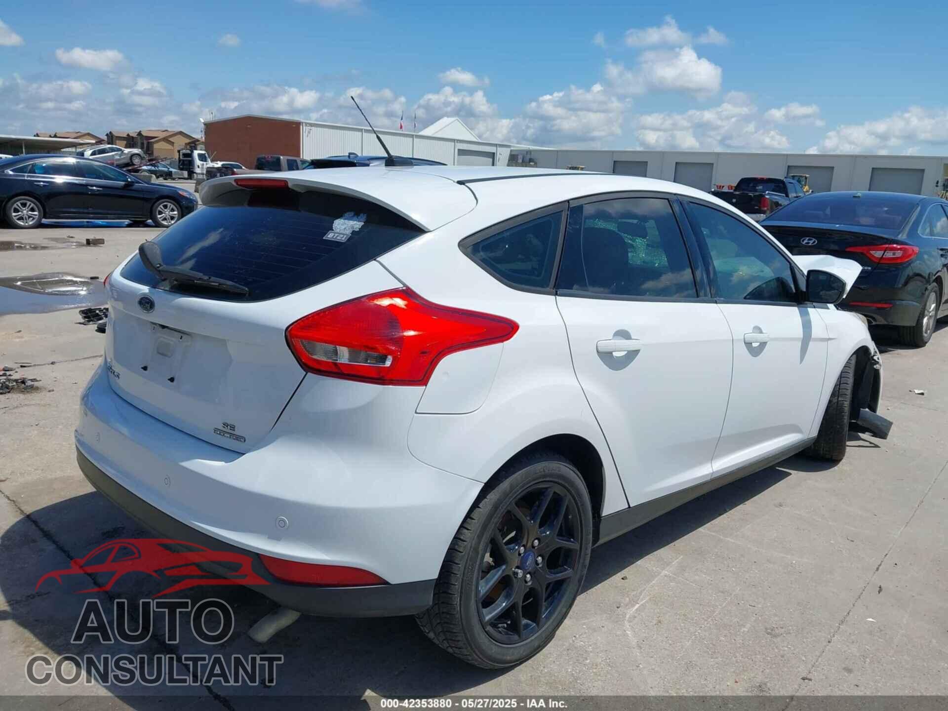 FORD FOCUS 2016 - 1FADP3K23GL368085