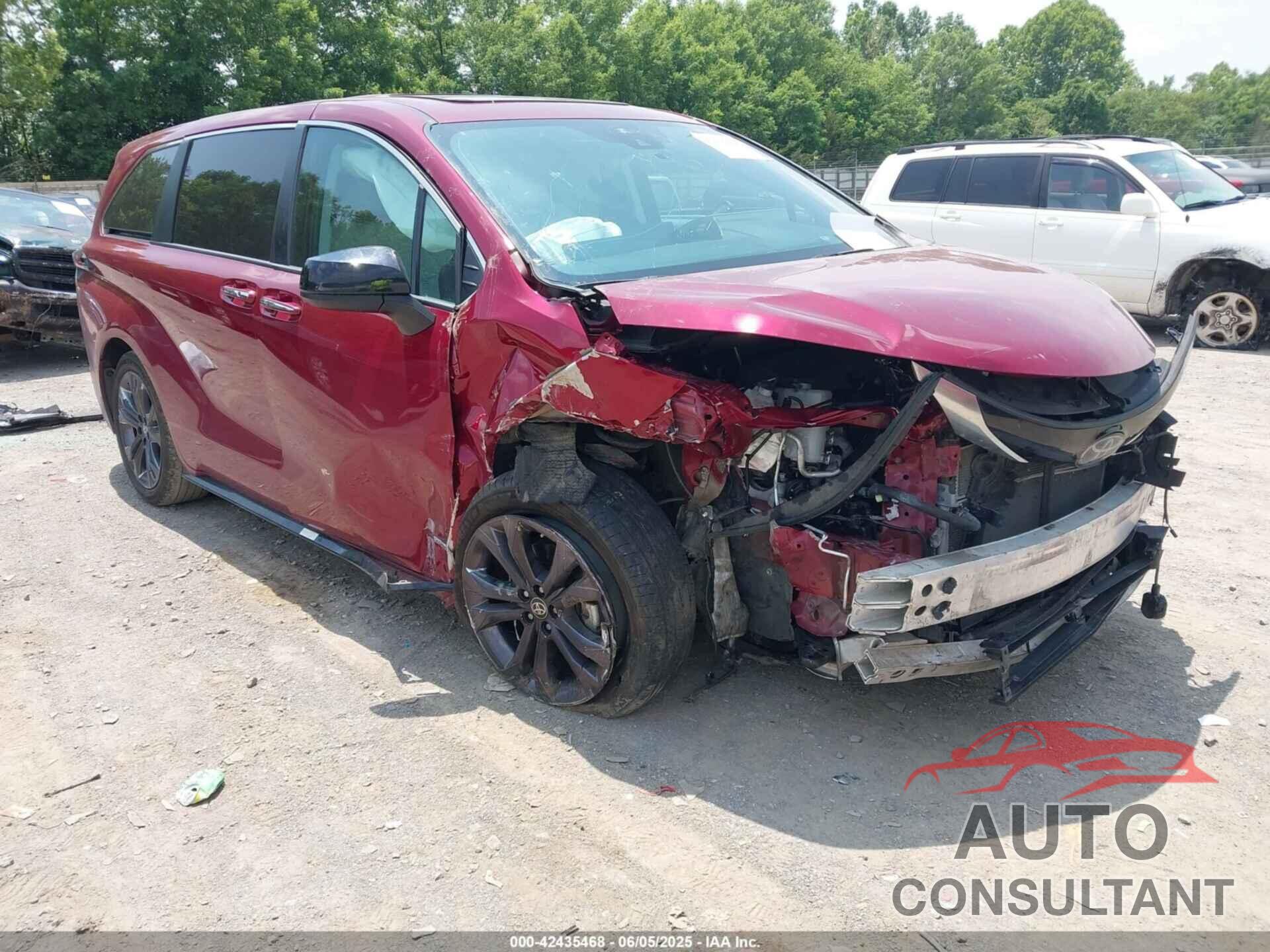 TOYOTA SIENNA 2021 - 5TDXRKEC4MS017258