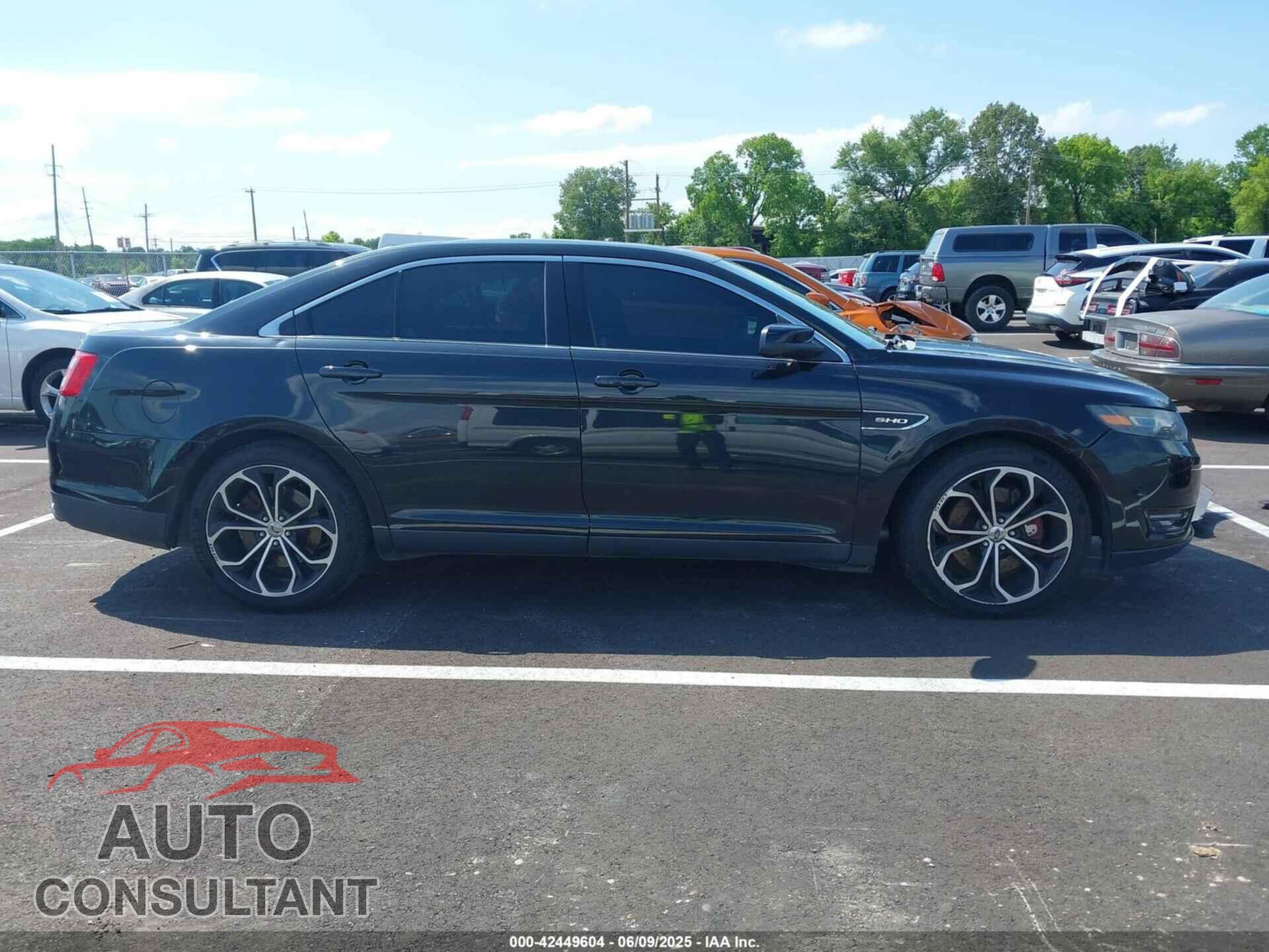 FORD TAURUS 2013 - 1FAHP2KT1DG135962