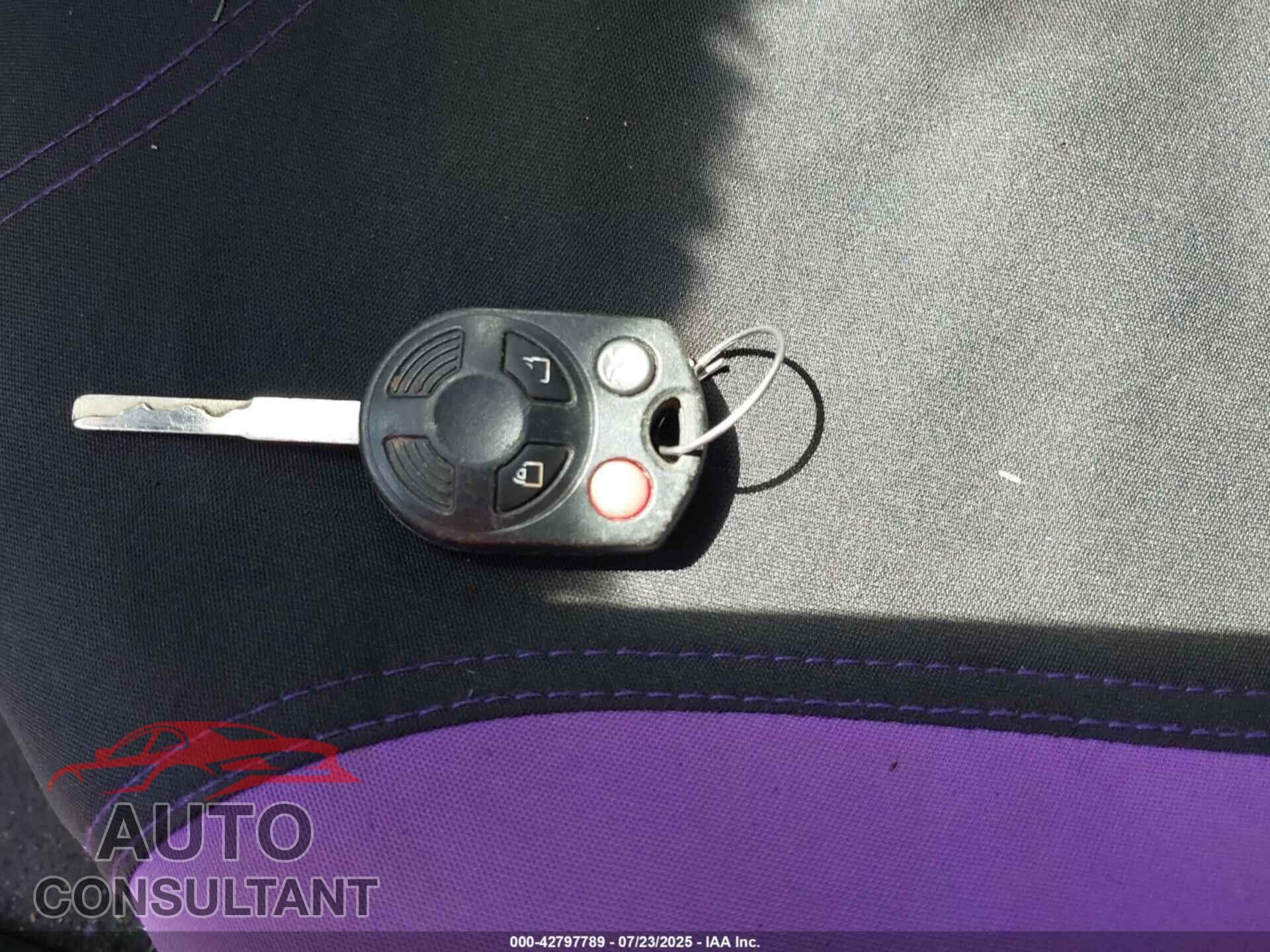 FORD FOCUS 2017 - 1FADP3F20HL335945