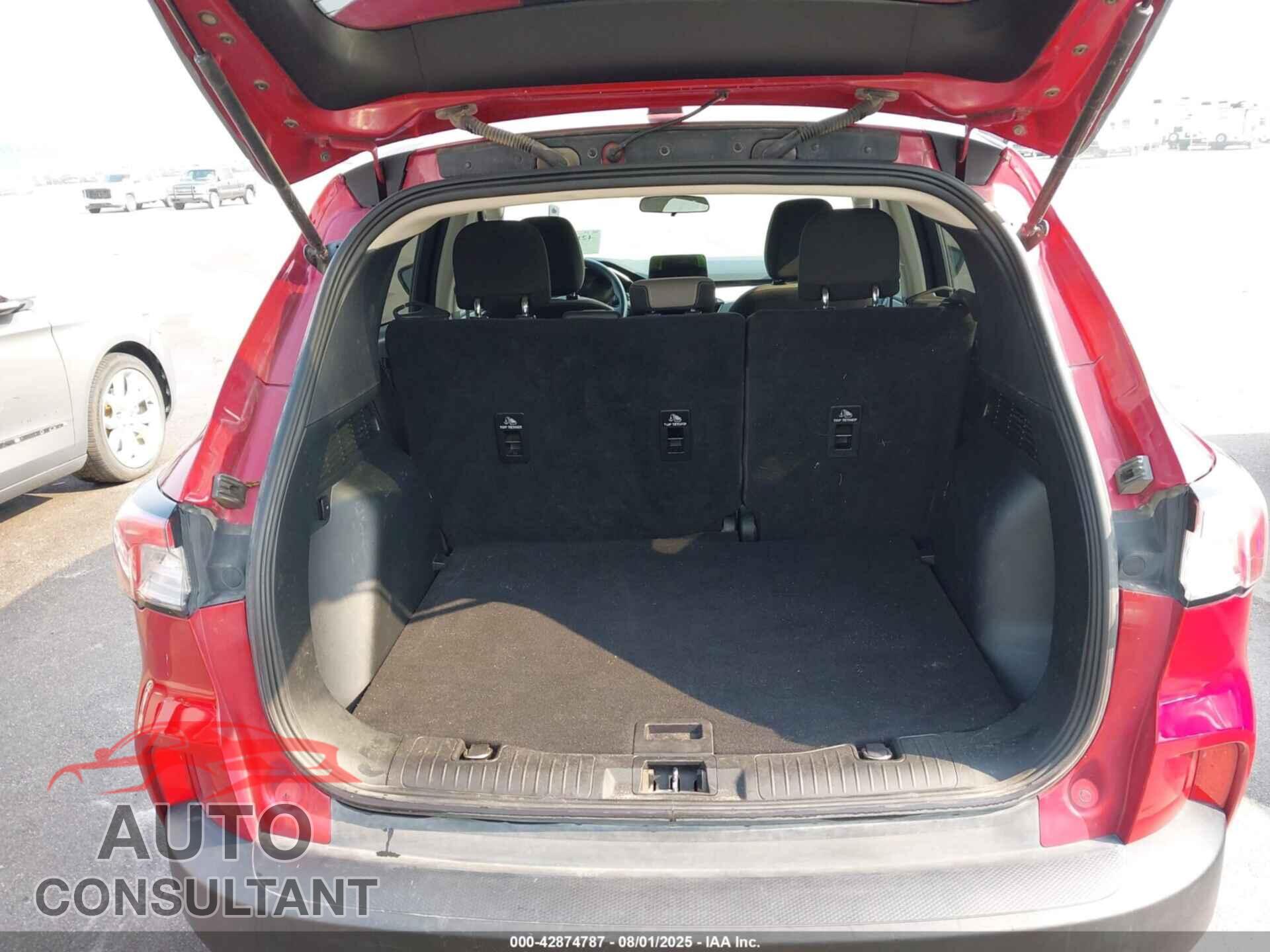 FORD ESCAPE 2020 - 1FMCU9G60LUA33671