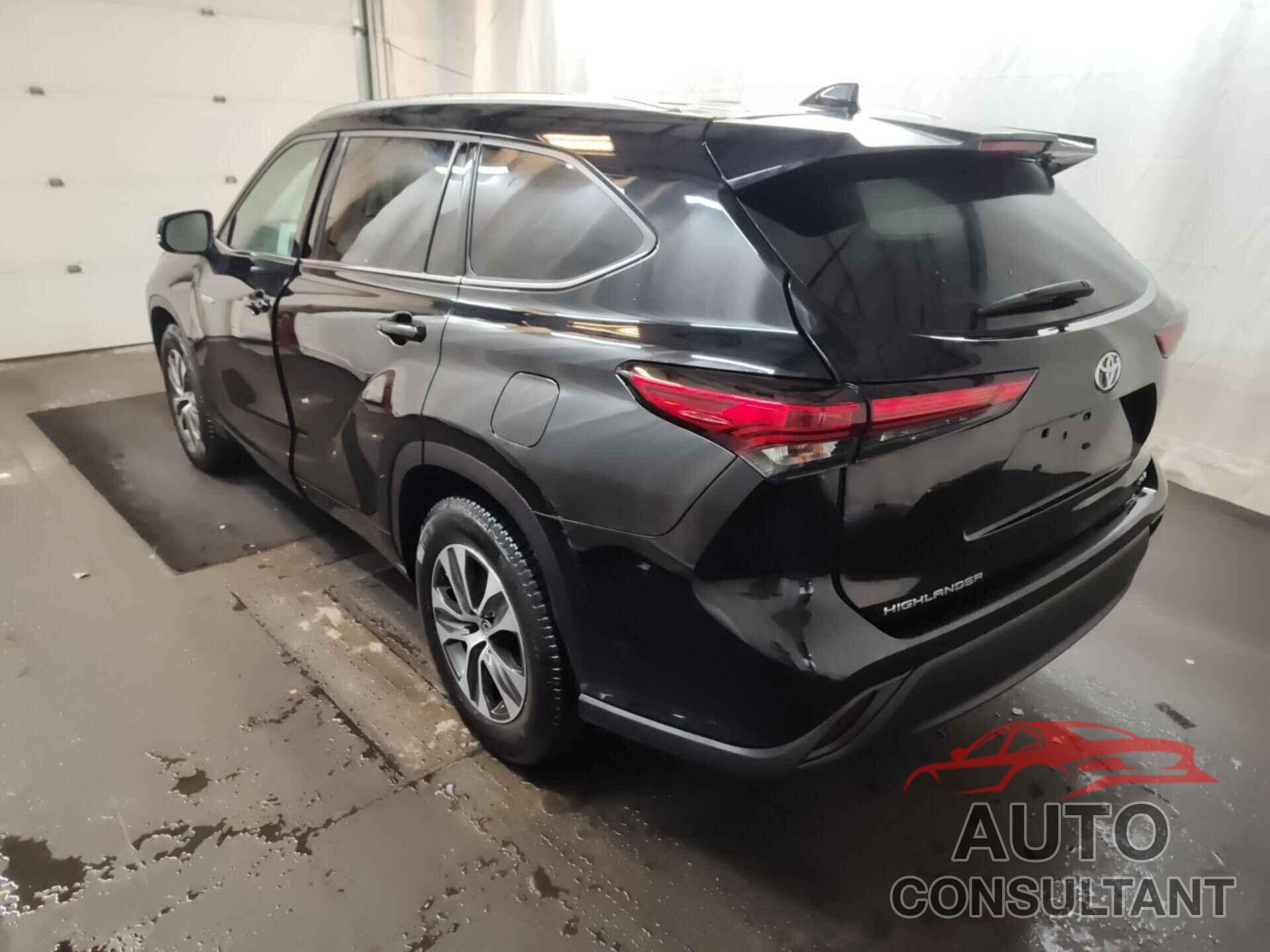 TOYOTA HIGHLANDER 2021 - 5TDHARAHXMS011938