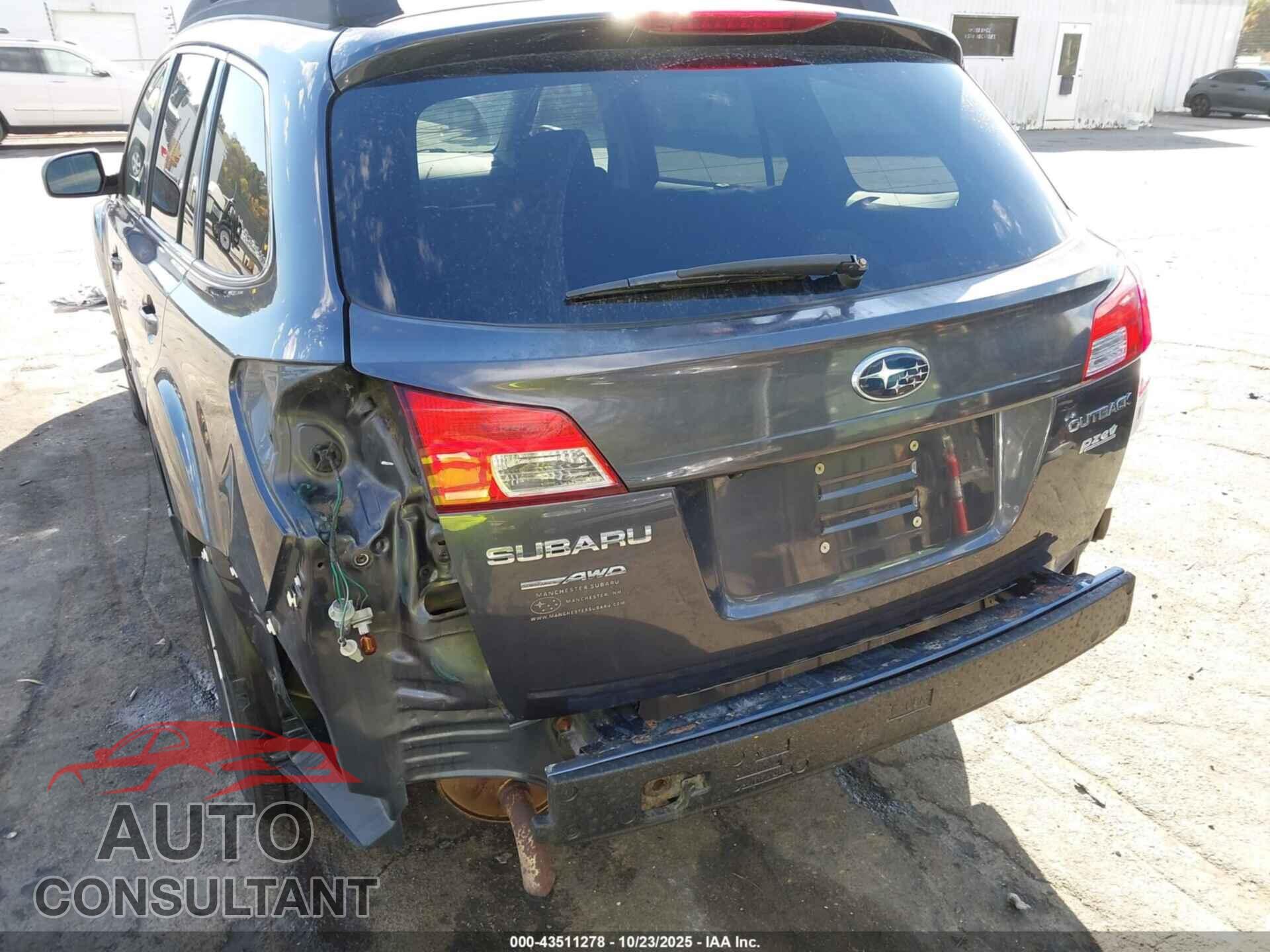 SUBARU OUTBACK 2013 - 4S4BRBGC8D3225728