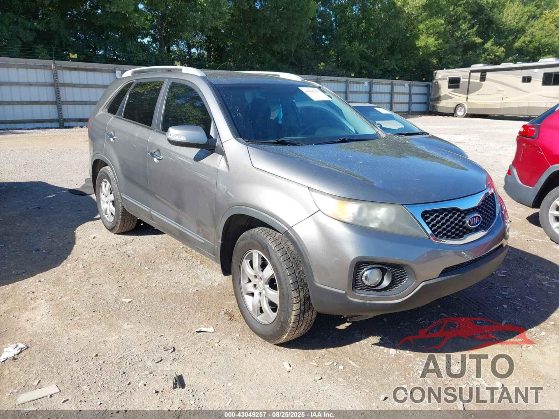 KIA SORENTO 2011 - 5XYKT4A11BG005445