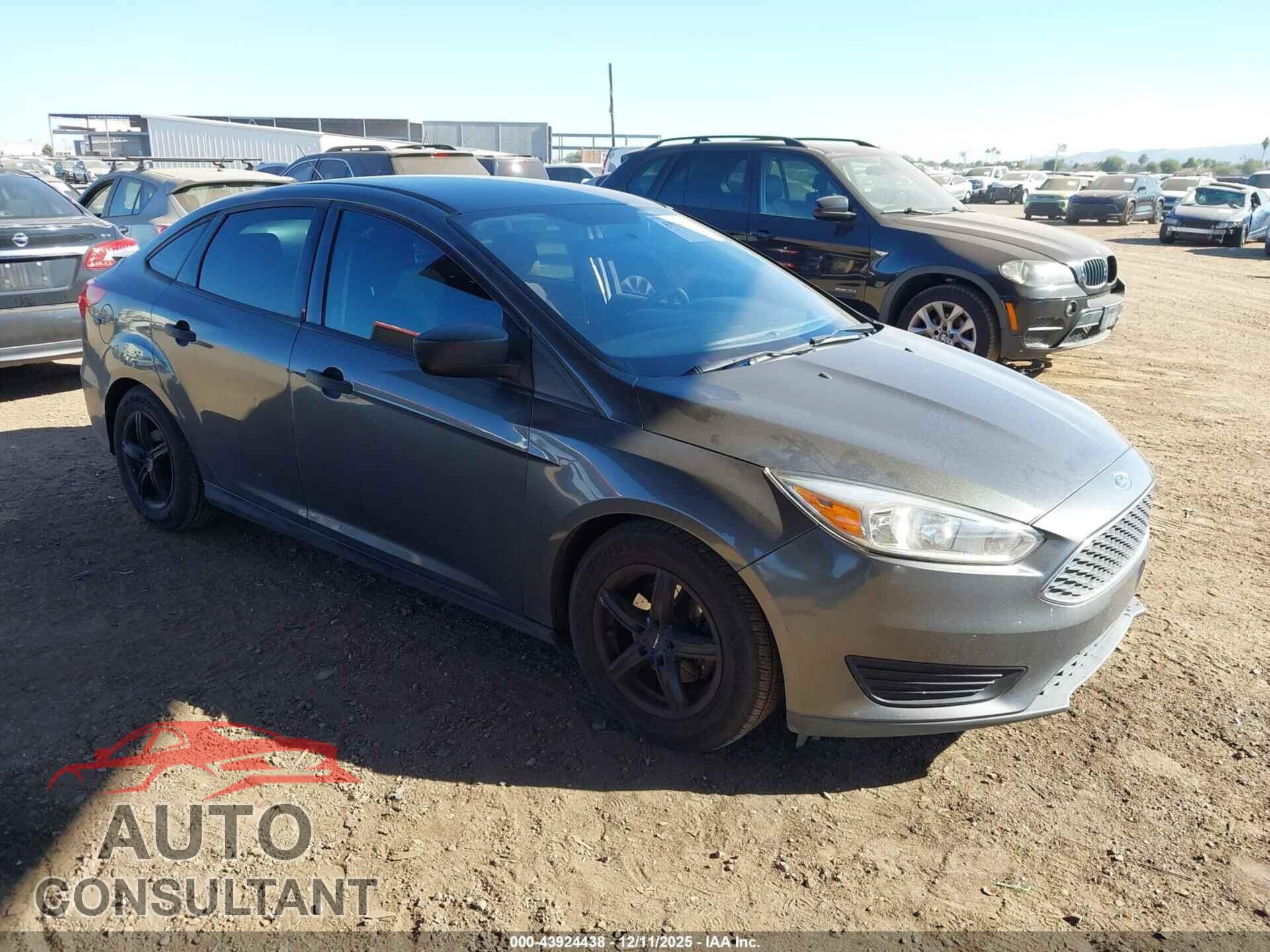 FORD FOCUS 2018 - 1FADP3E2XJL313247