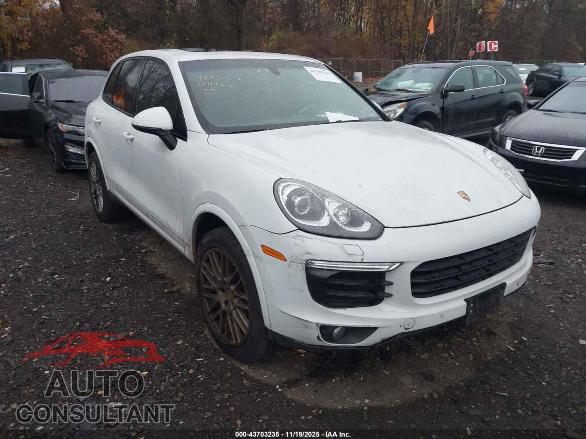 PORSCHE CAYENNE 2017 - WP1AA2A23HKA83998