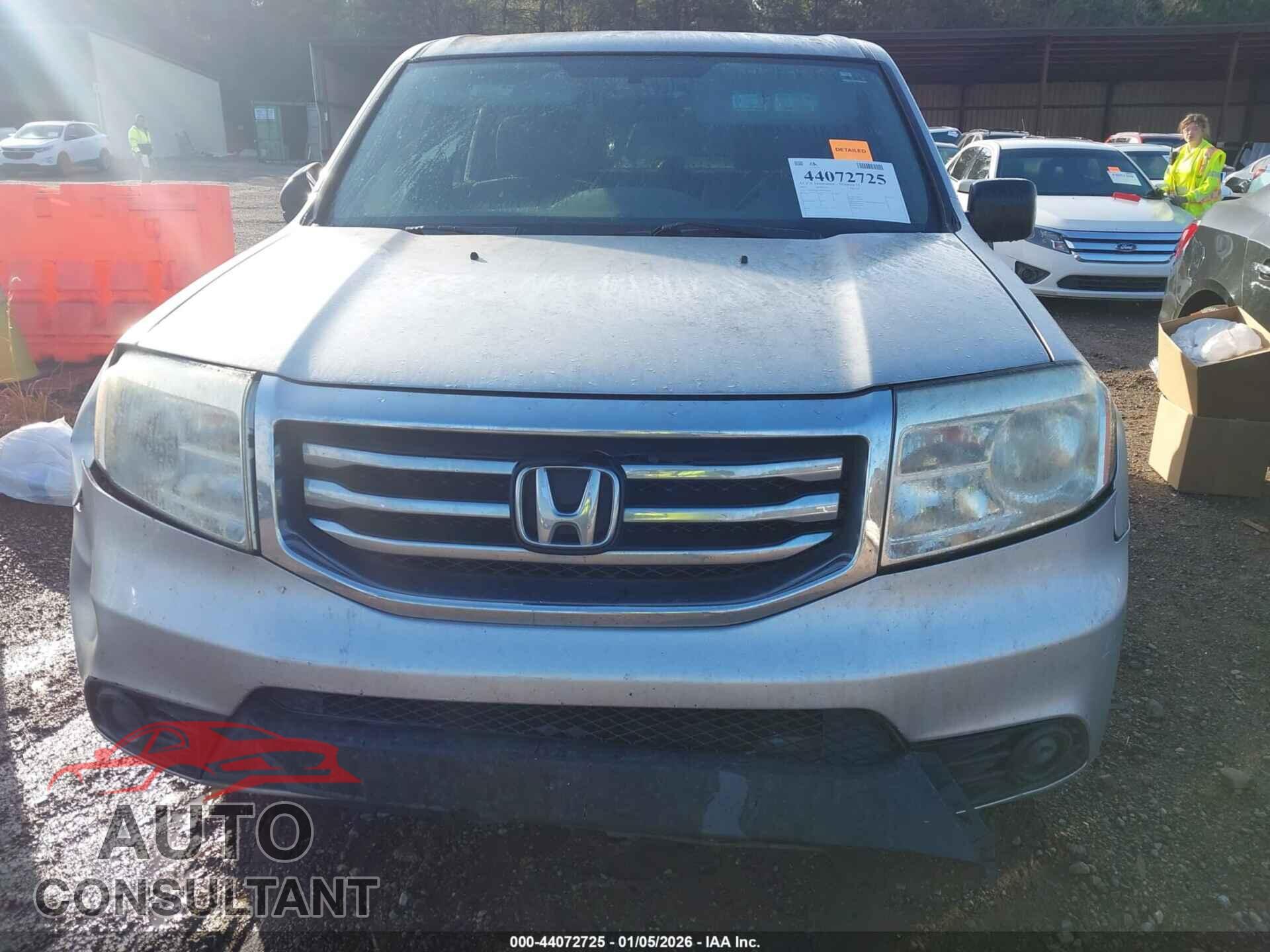 HONDA PILOT 2015 - 5FNYF3H27FB015145