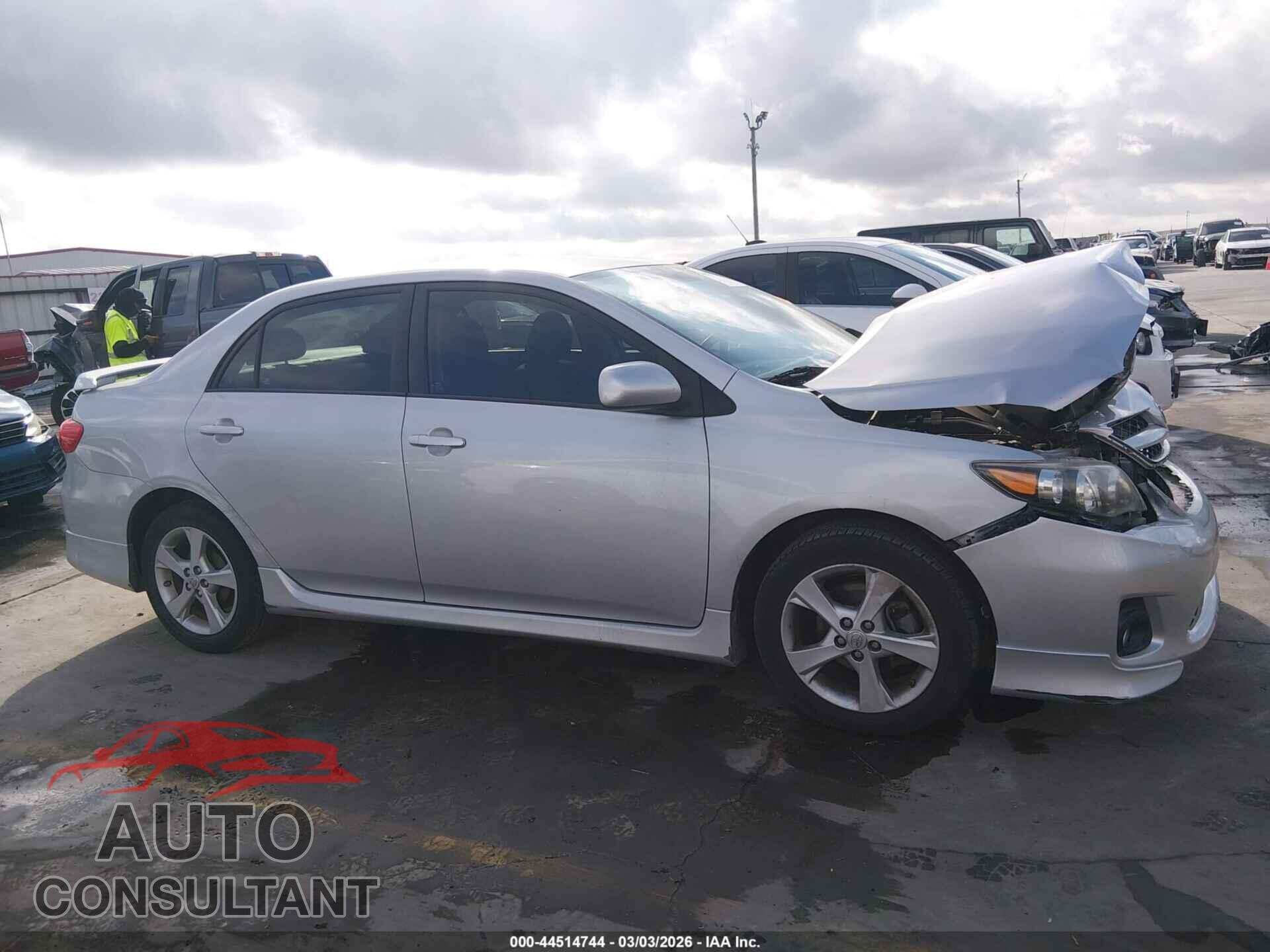 TOYOTA COROLLA 2011 - 2T1BU4EE9BC692017