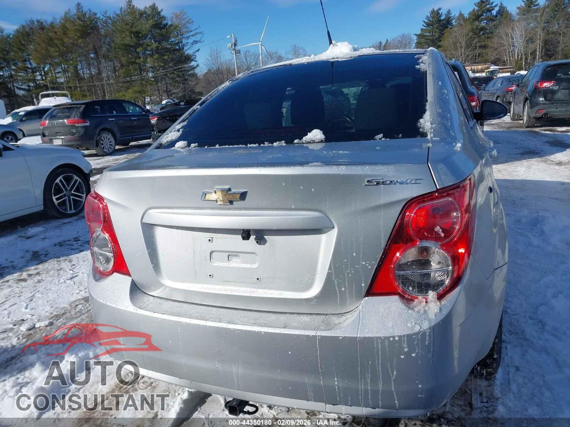 CHEVROLET SONIC 2012 - 1G1JB5SH8C4122691