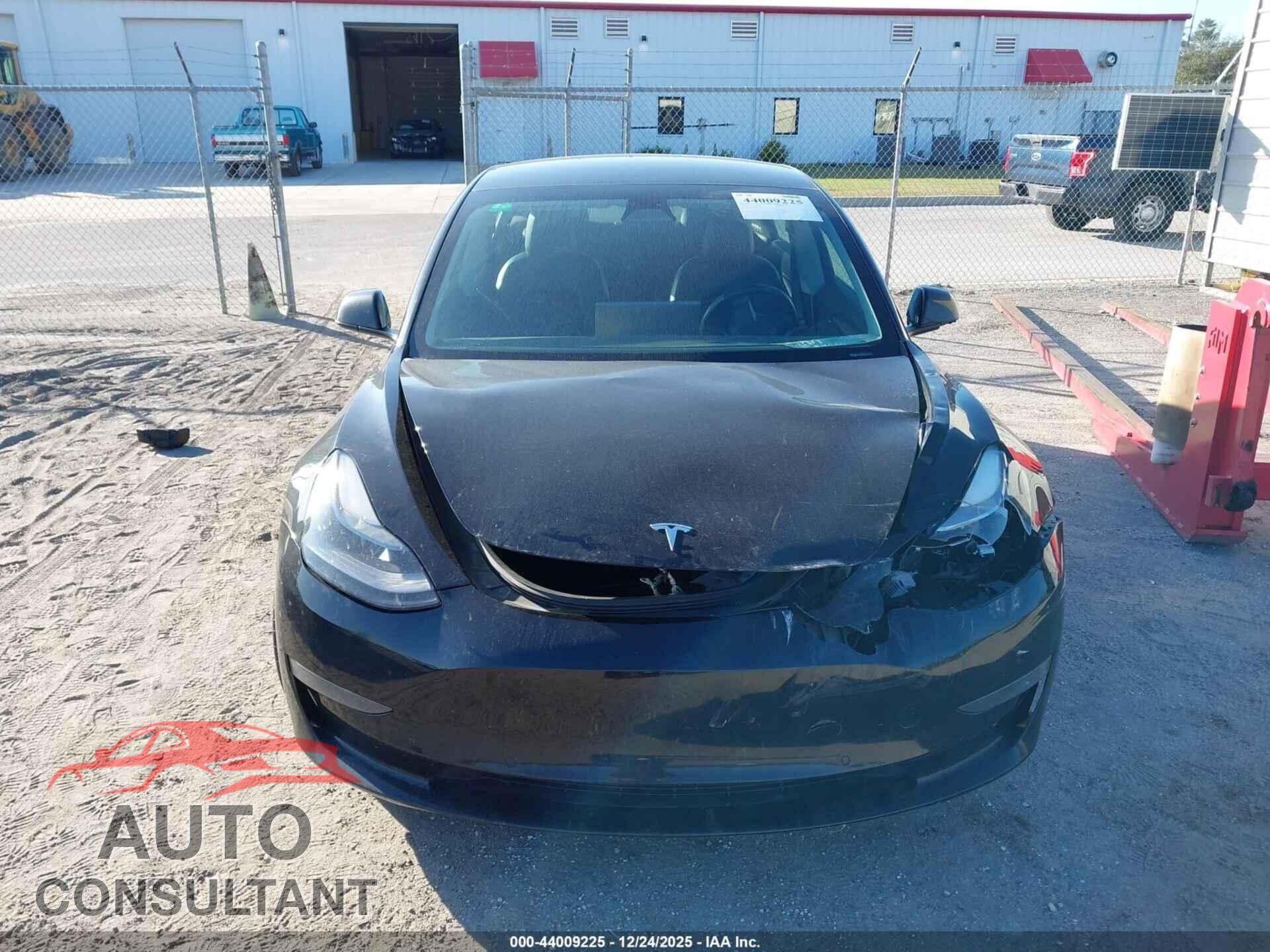 TESLA MODEL 3 2021 - 5YJ3E1EB0MF035529