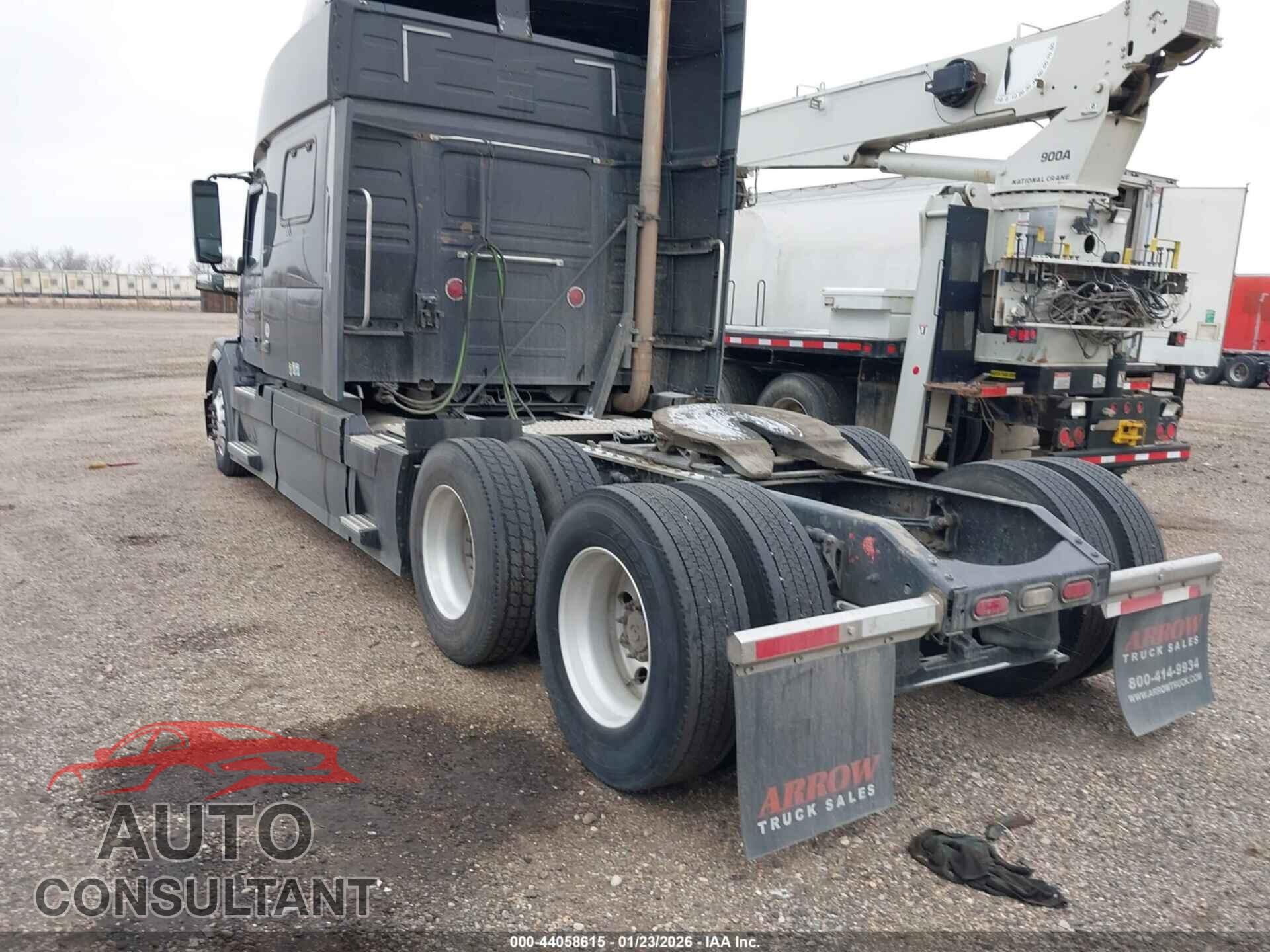 VOLVO VNL 2017 - 4V4NC9EH3HN973473
