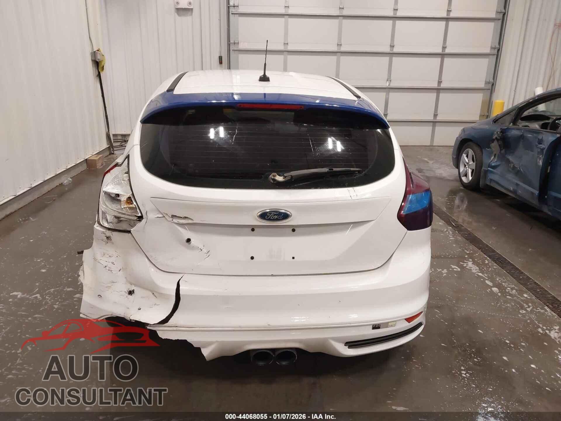 FORD FOCUS 2012 - 1FAHP3M27CL135593