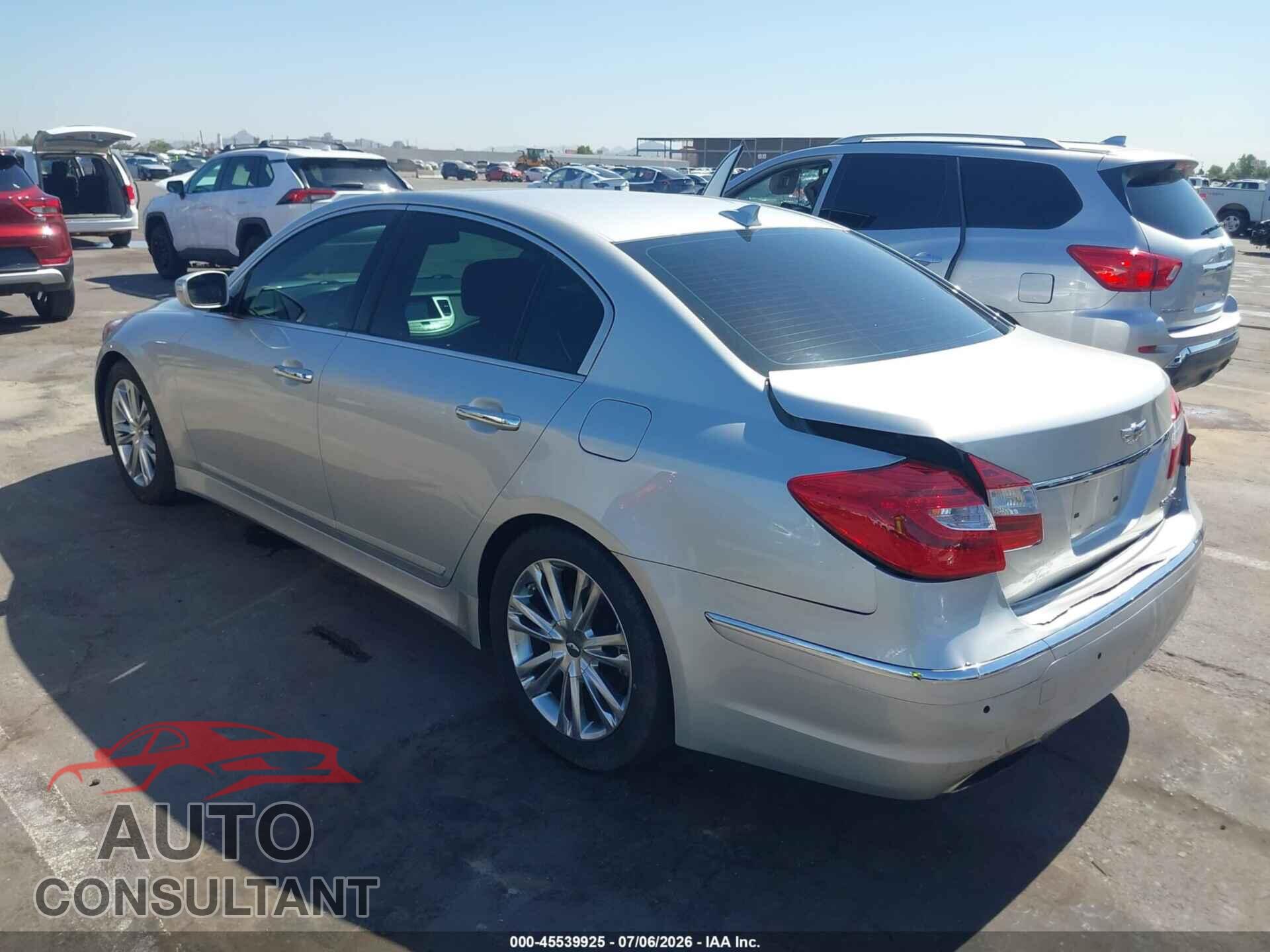 HYUNDAI GENESIS 2013 - KMHGC4DD2DU242518