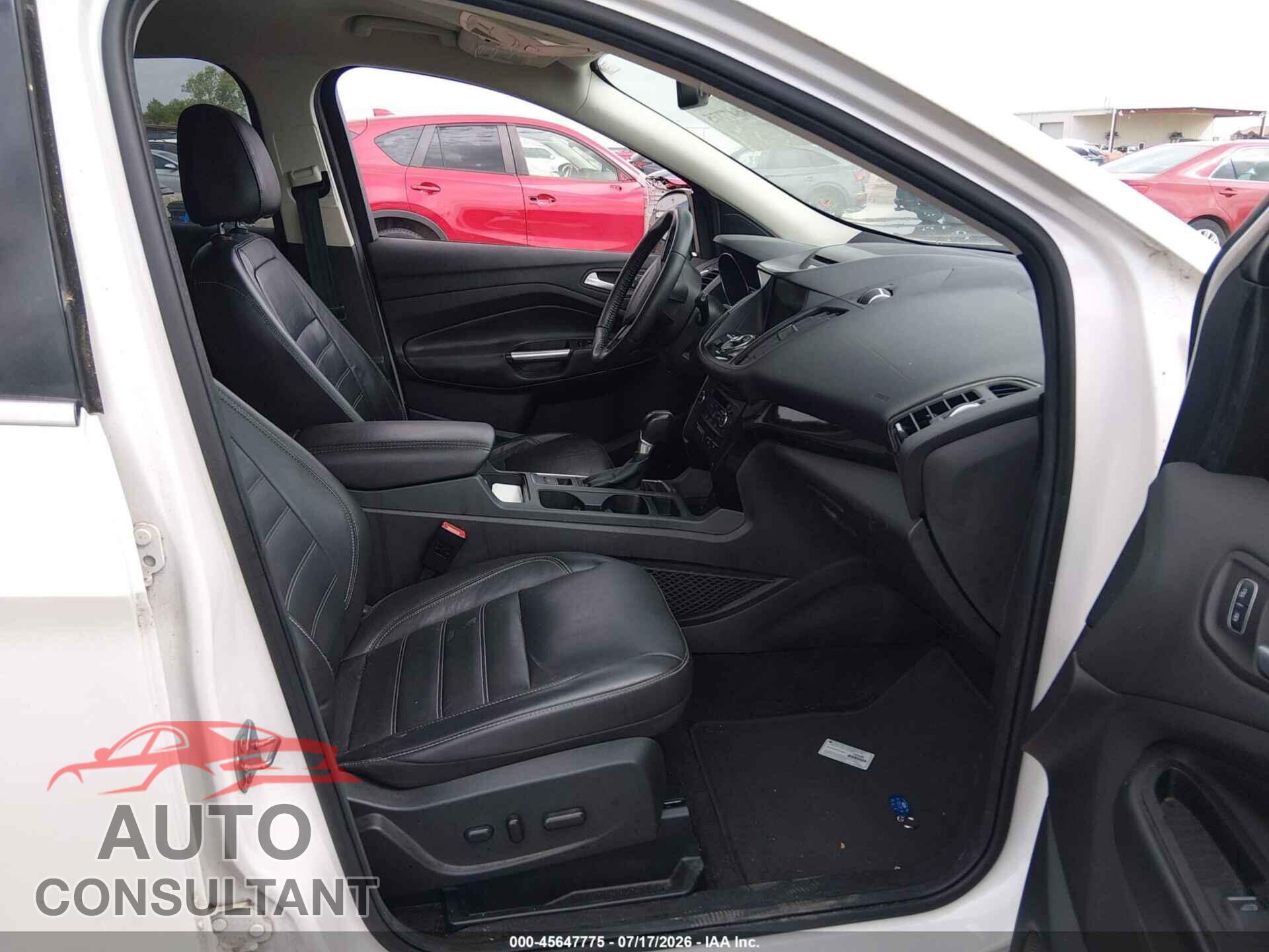 FORD ESCAPE 2017 - 1FMCU0JD8HUD75864