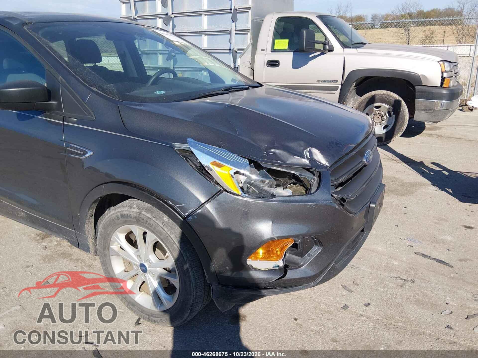 FORD ESCAPE 2017 - 1FMCU0F77HUC34366
